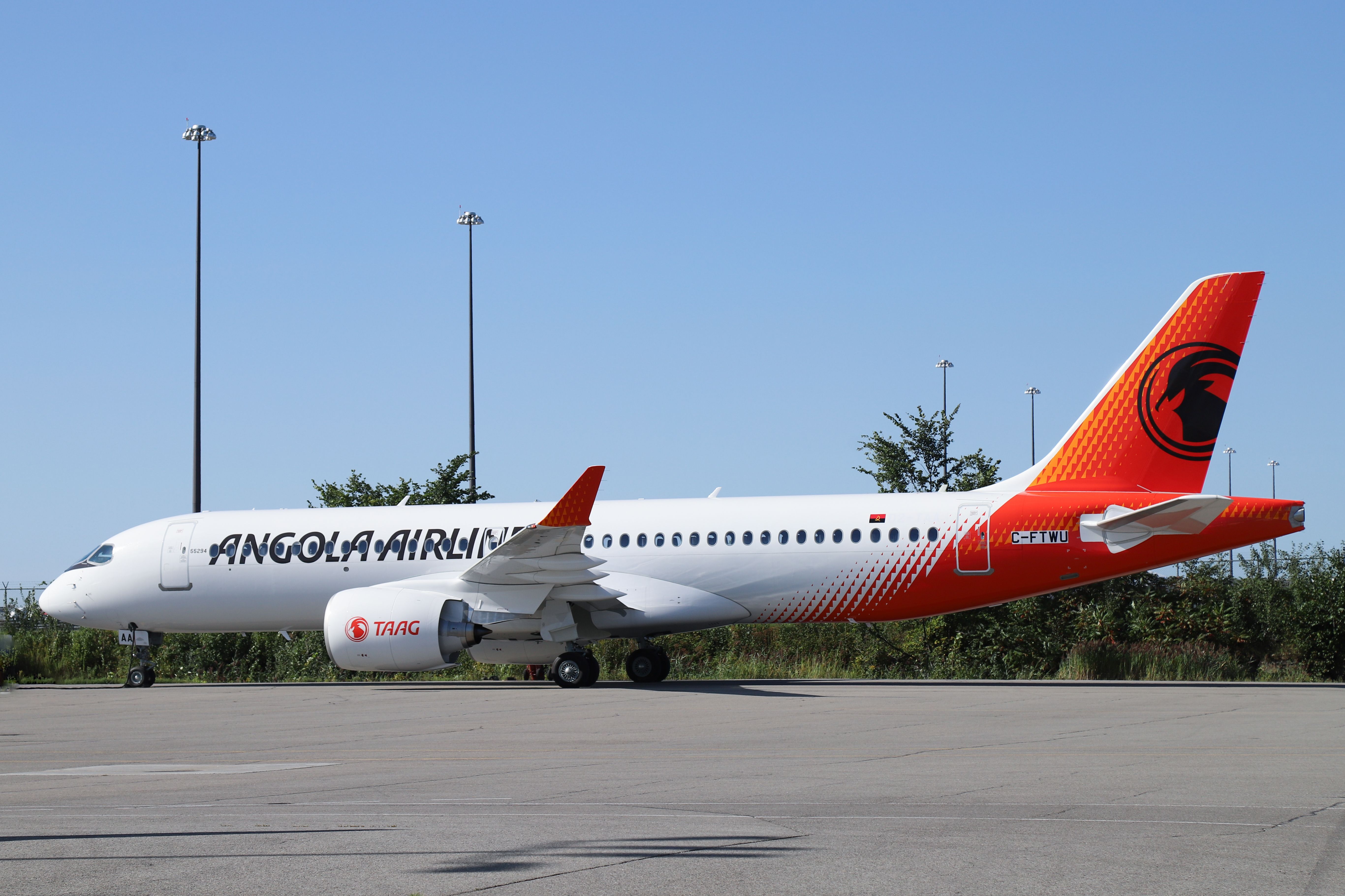 TAAG Angola Airlines' First A220_ GD-TAAG Angola-202408