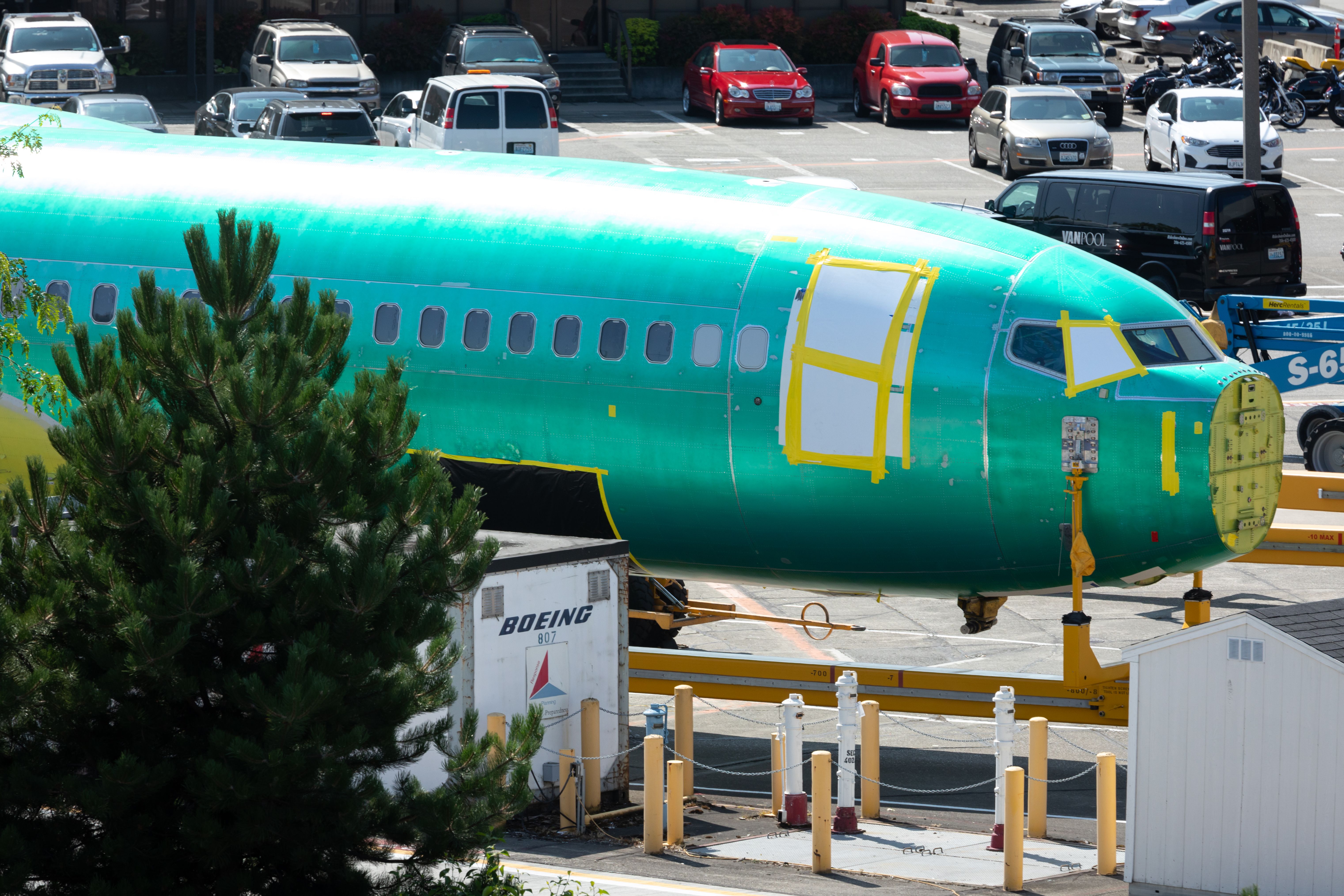 Boeing 737 fuselage covered in primer in Renton, Washington shutterstock_1468457417