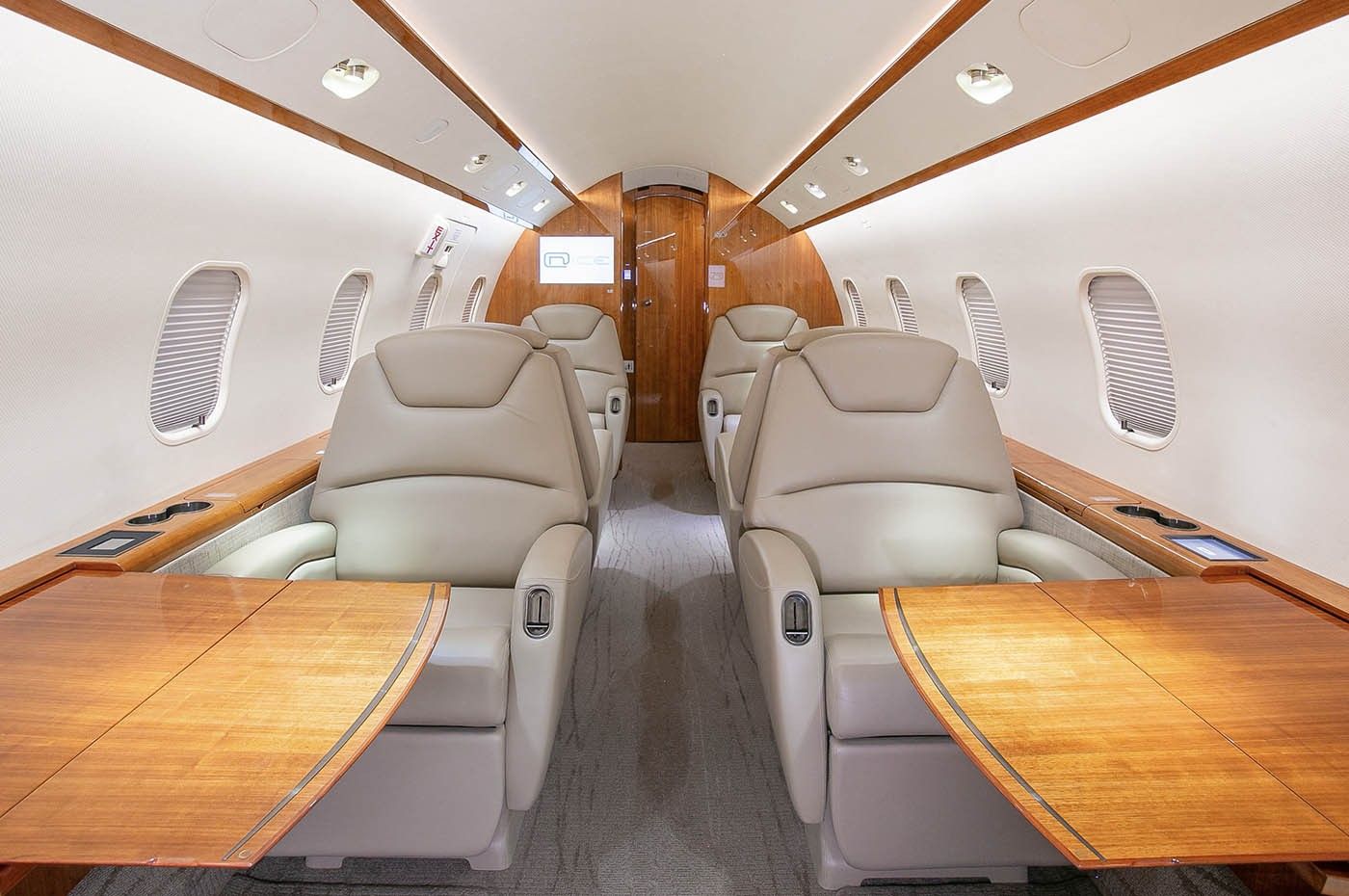 Challenger 300 Cabin 2