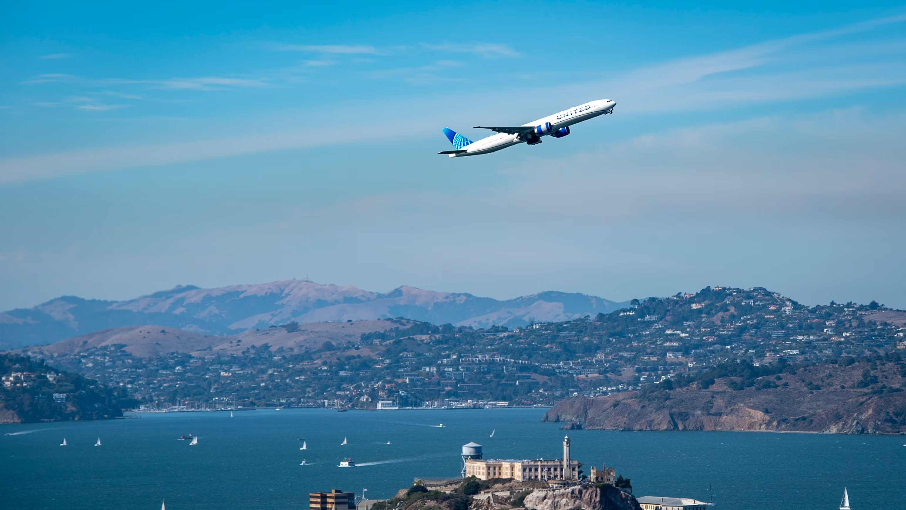 United Airlines Boeing 777300ER World's Most Tracked Aircraft