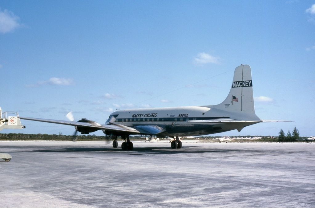 Douglas_DC-6,_Mackey_Airlines_JP5930439