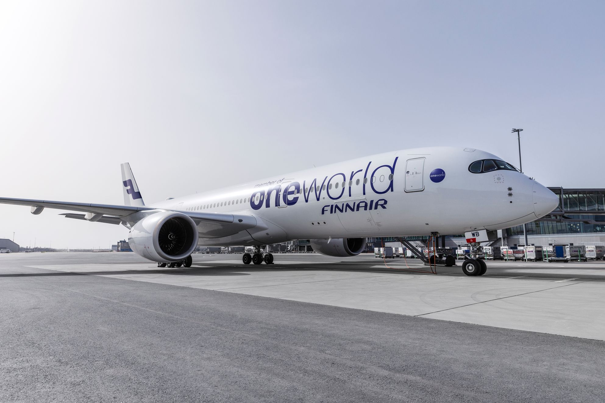 Finnair_A350_oneworld 制服_02 (1)