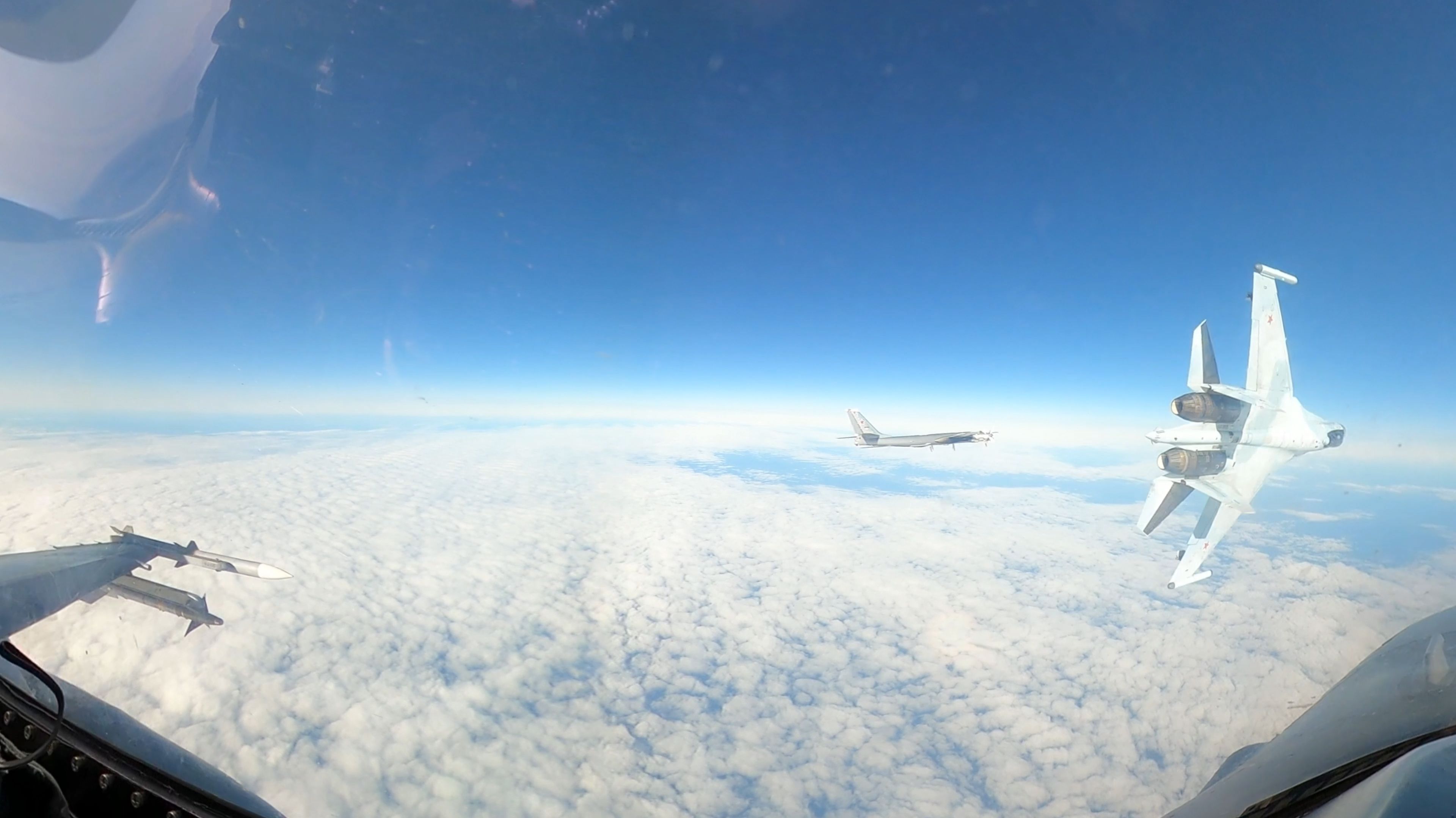 Tu-95MS Bear-H and Russian Su-35