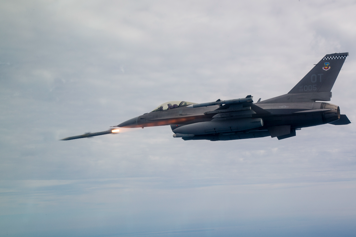 An F-16C Fighting Falcon assigned to the 85th Test Evaluation Squadron shoots an AIM-120 Advanced Medium-Range Air-to-Air Missile