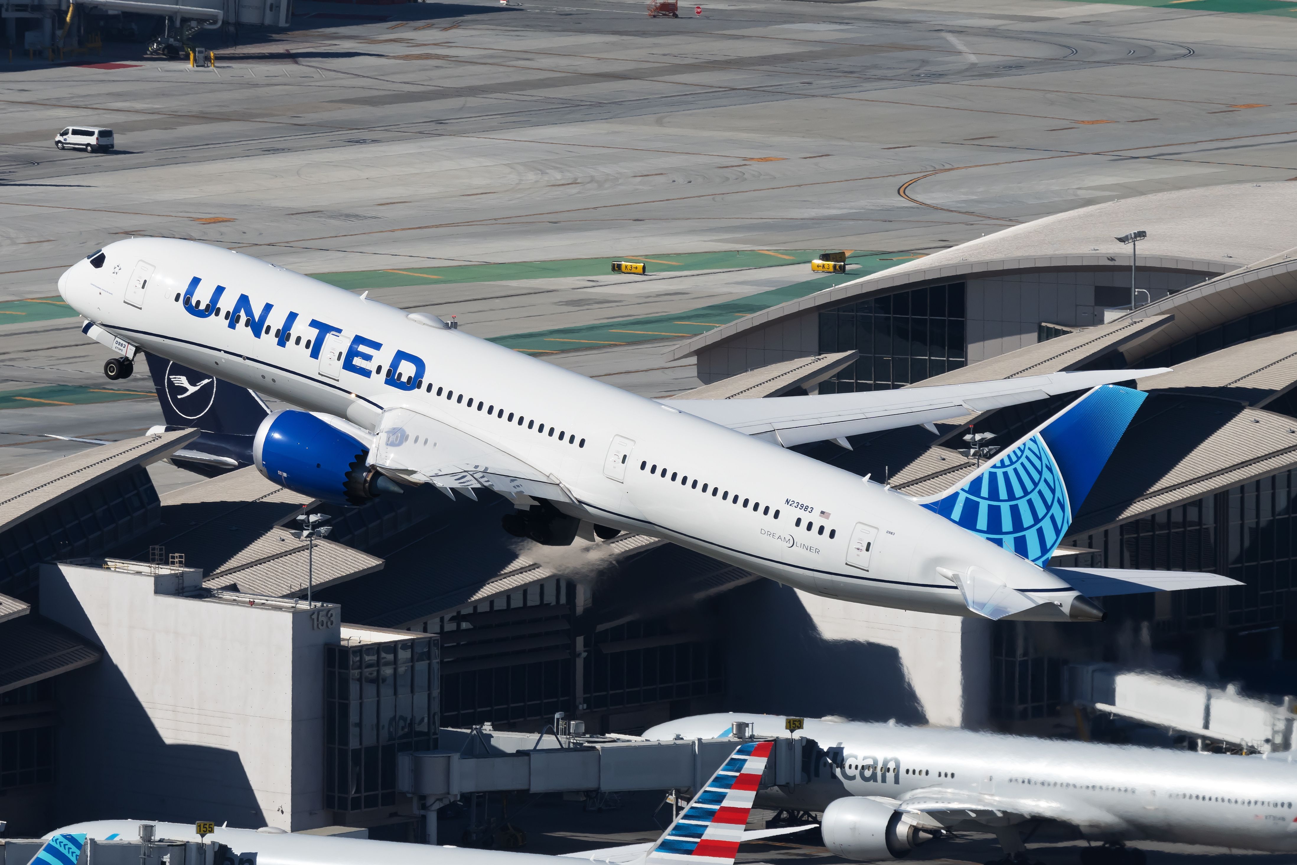 United Airlines Boeing 787-9 Dream Liner