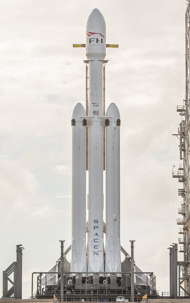 Photo of SpaceX Falcon Heavy