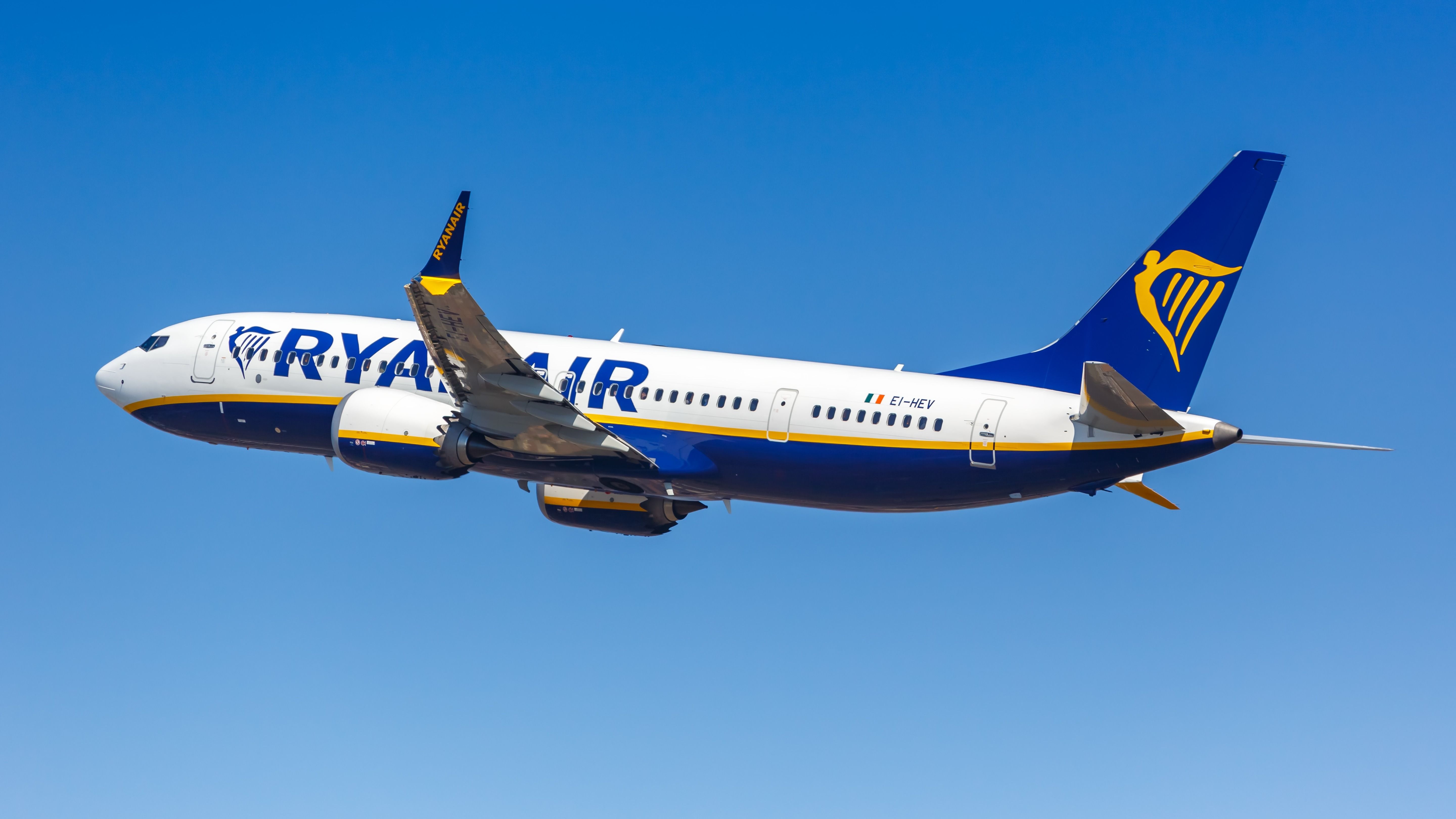 Ryanair Boeing 737 MAX 8-200 departing shutterstock_2152426273