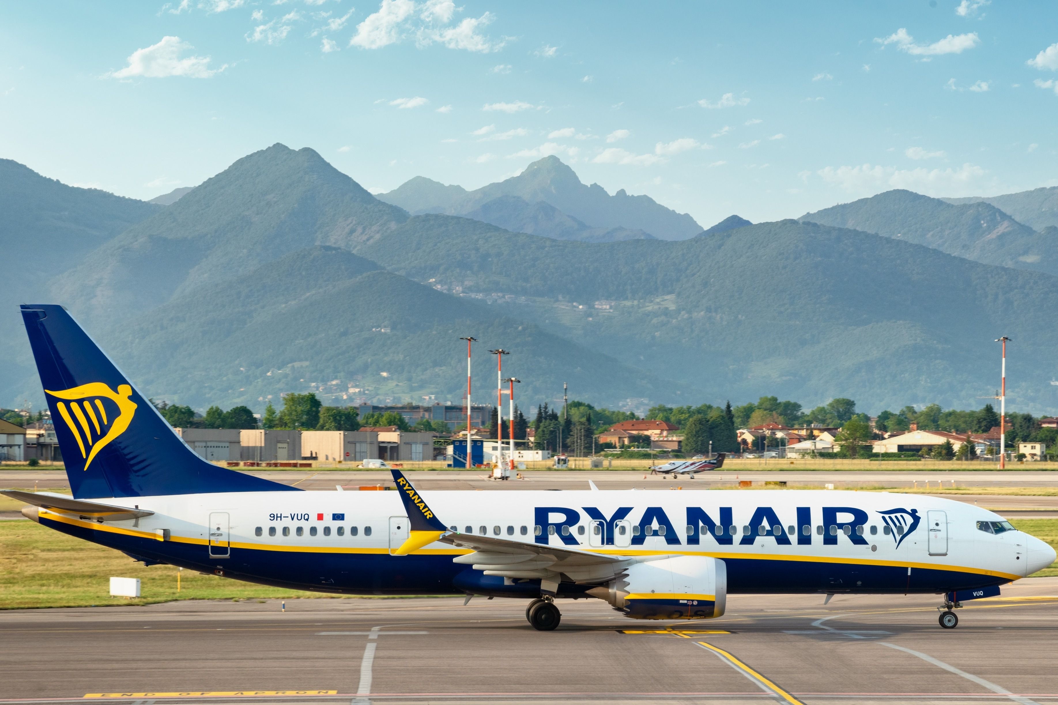 Ryanair Boeing 737 MAX 8-200 taxiing at BGY shutterstock_2171292953