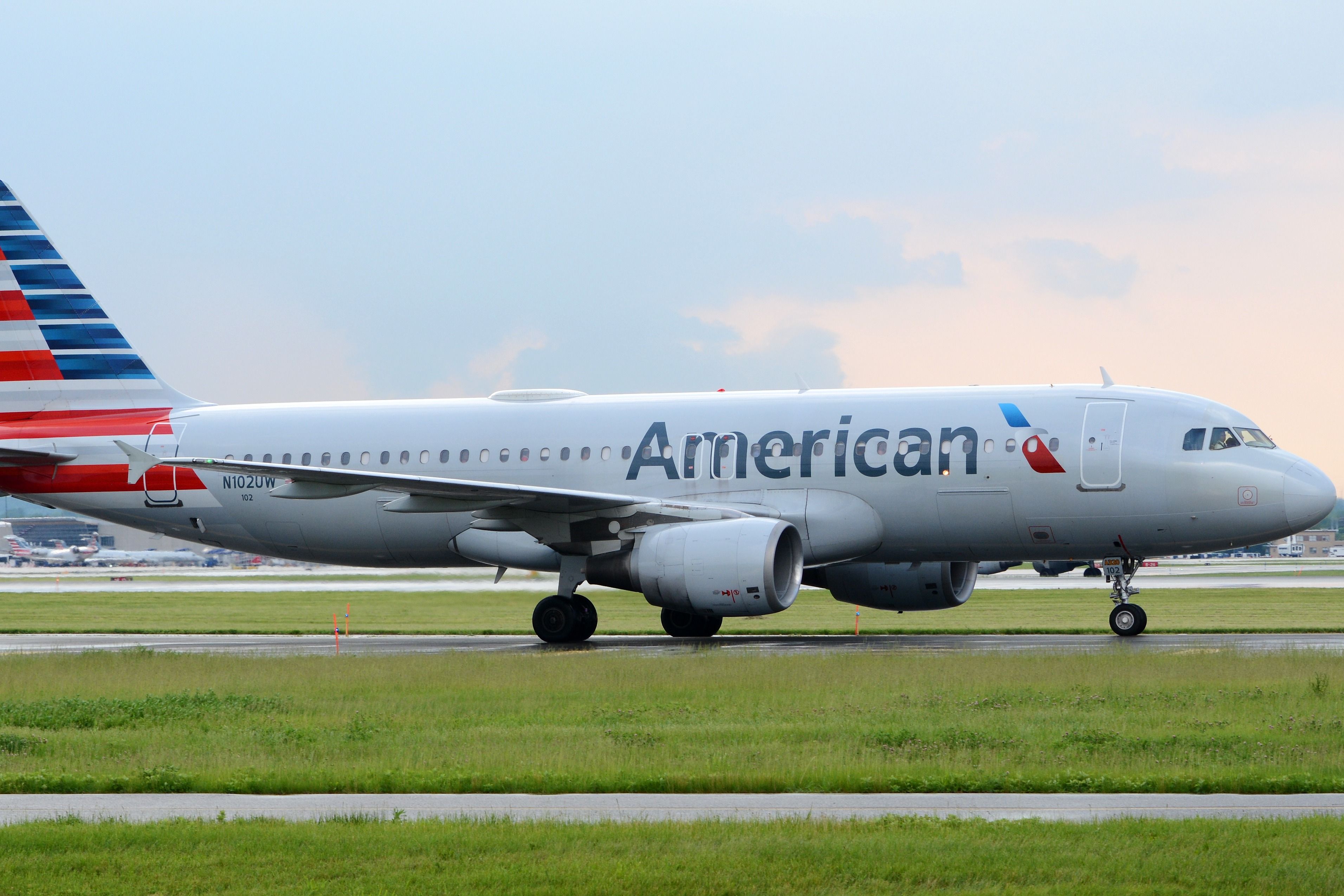 American Airlines Airbus A320 (N102UW) at Philadelphia International Airport.