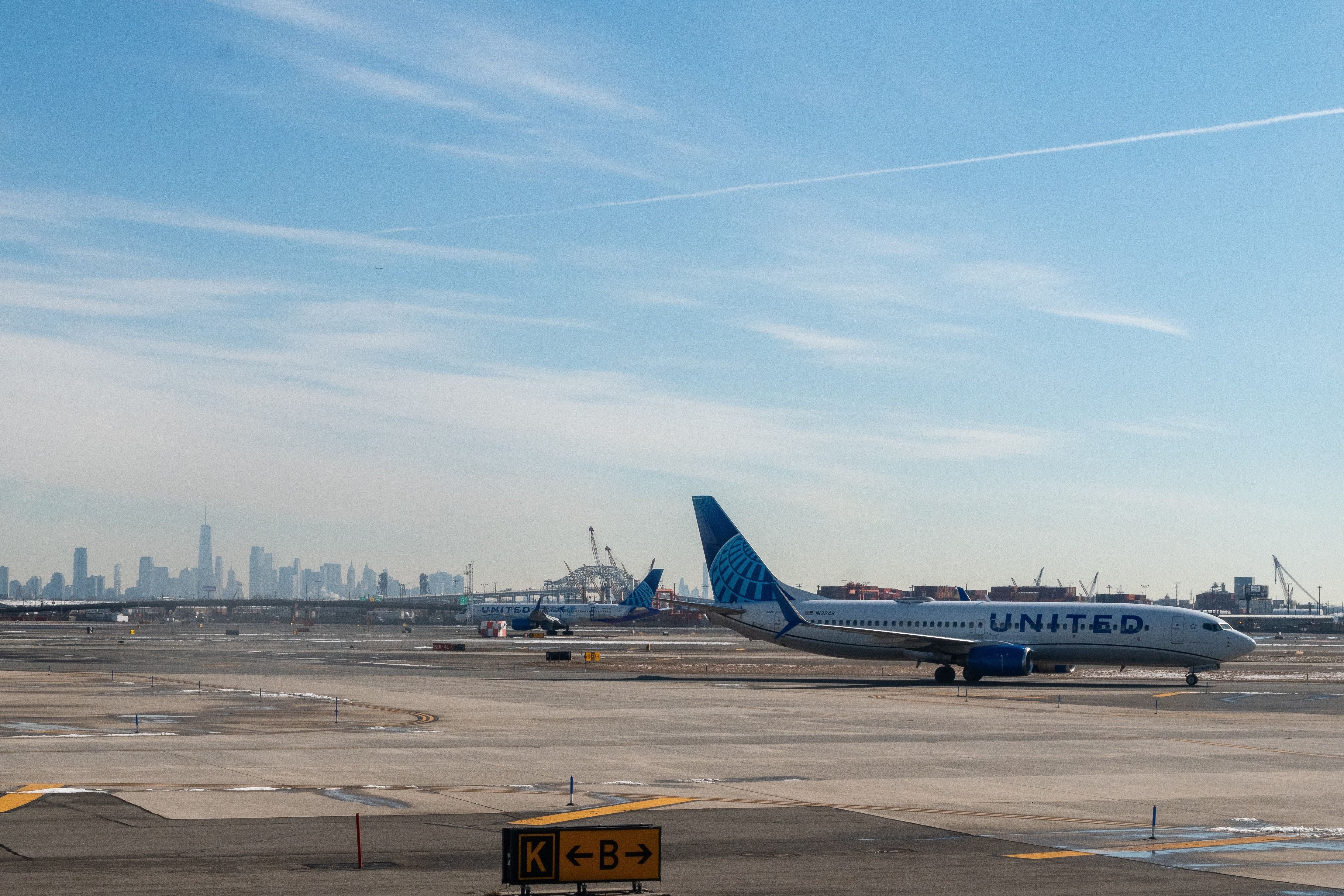 United Airlines Boeing 737-800 and 757-200 at Newark Liberty International Airport.