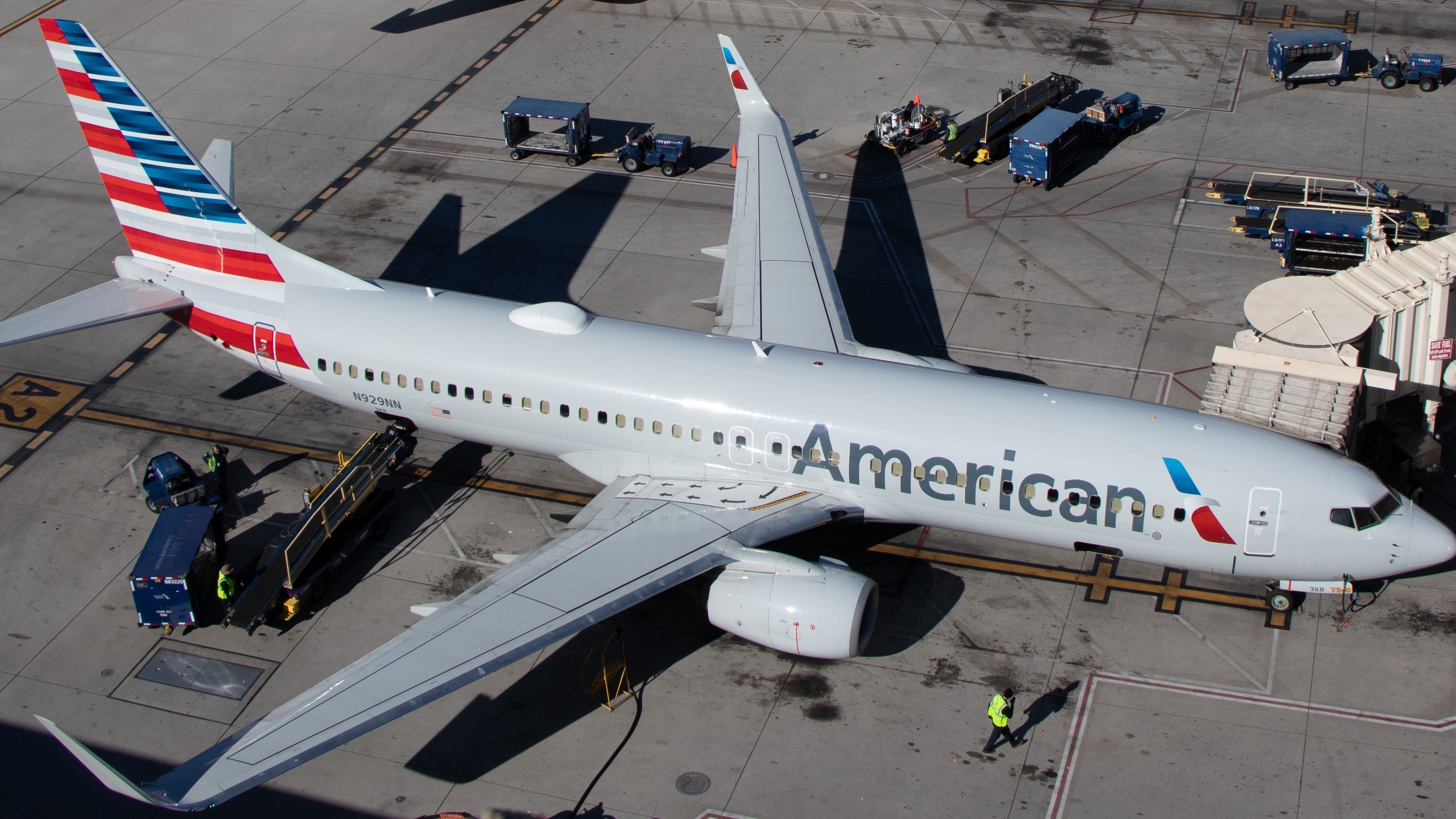 American Airlines Boeing 737-800 (N929NN) at Phoenix Sky Harbor International Airport.