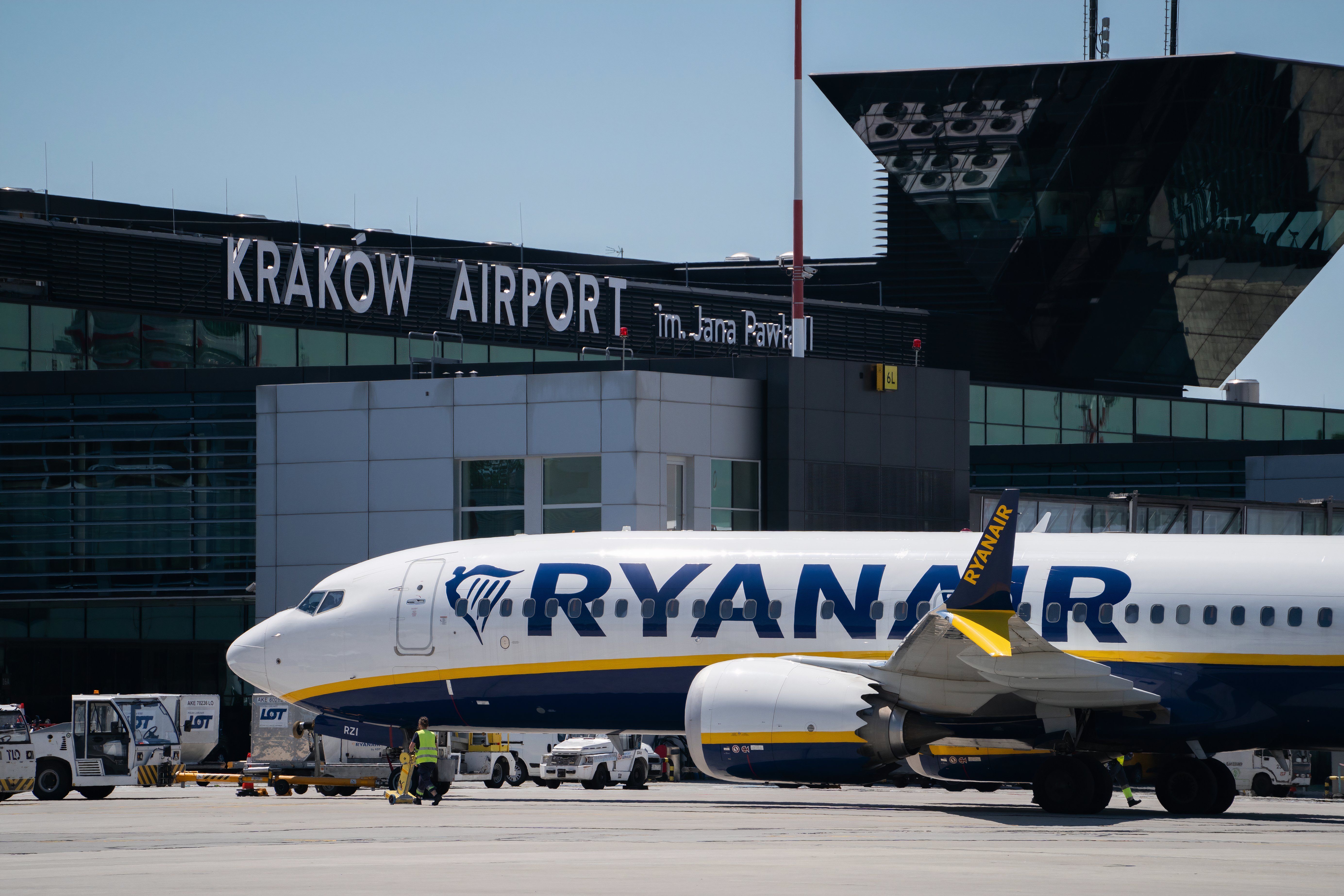 Ryanair Krakow shutterstock_2484535997