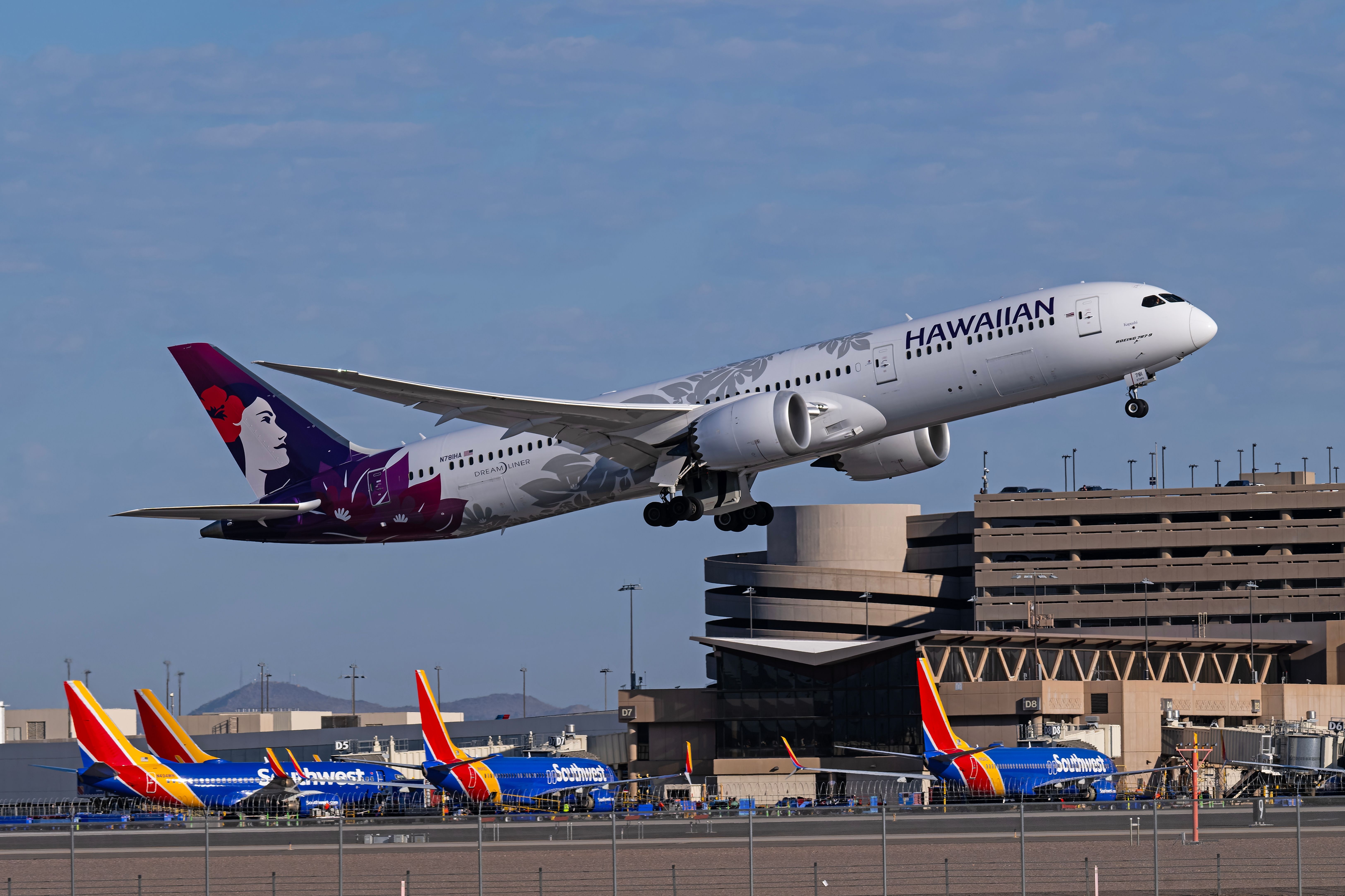 Hawaiian Airlines Boeing 787-9 Dreamliner taking off from Phoenix Sky Harbor International Airport.