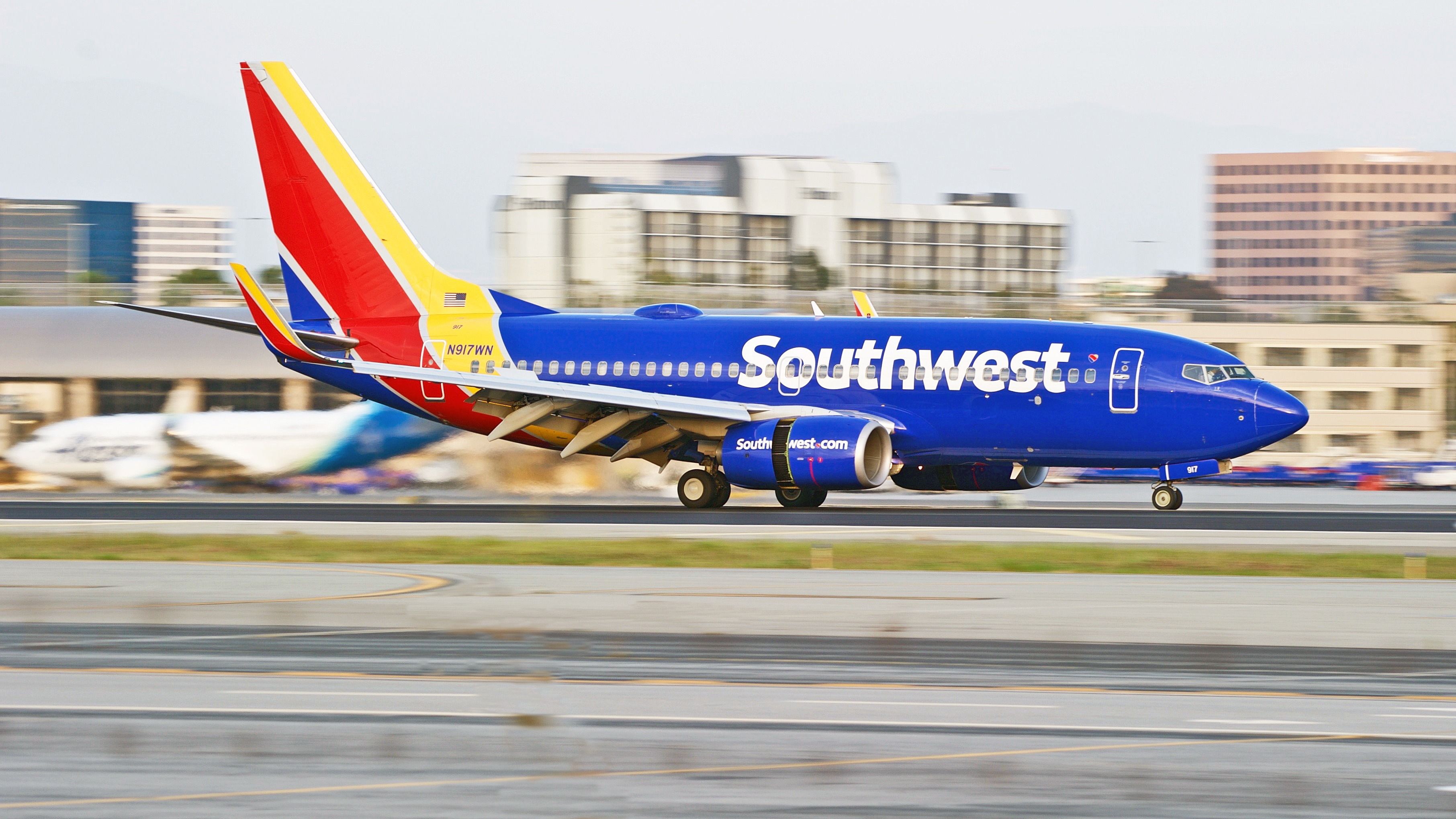 Southwest Airlines Boeing 737-700 (N917WN) slowing down on runway 20R at John Wayne Airport. 