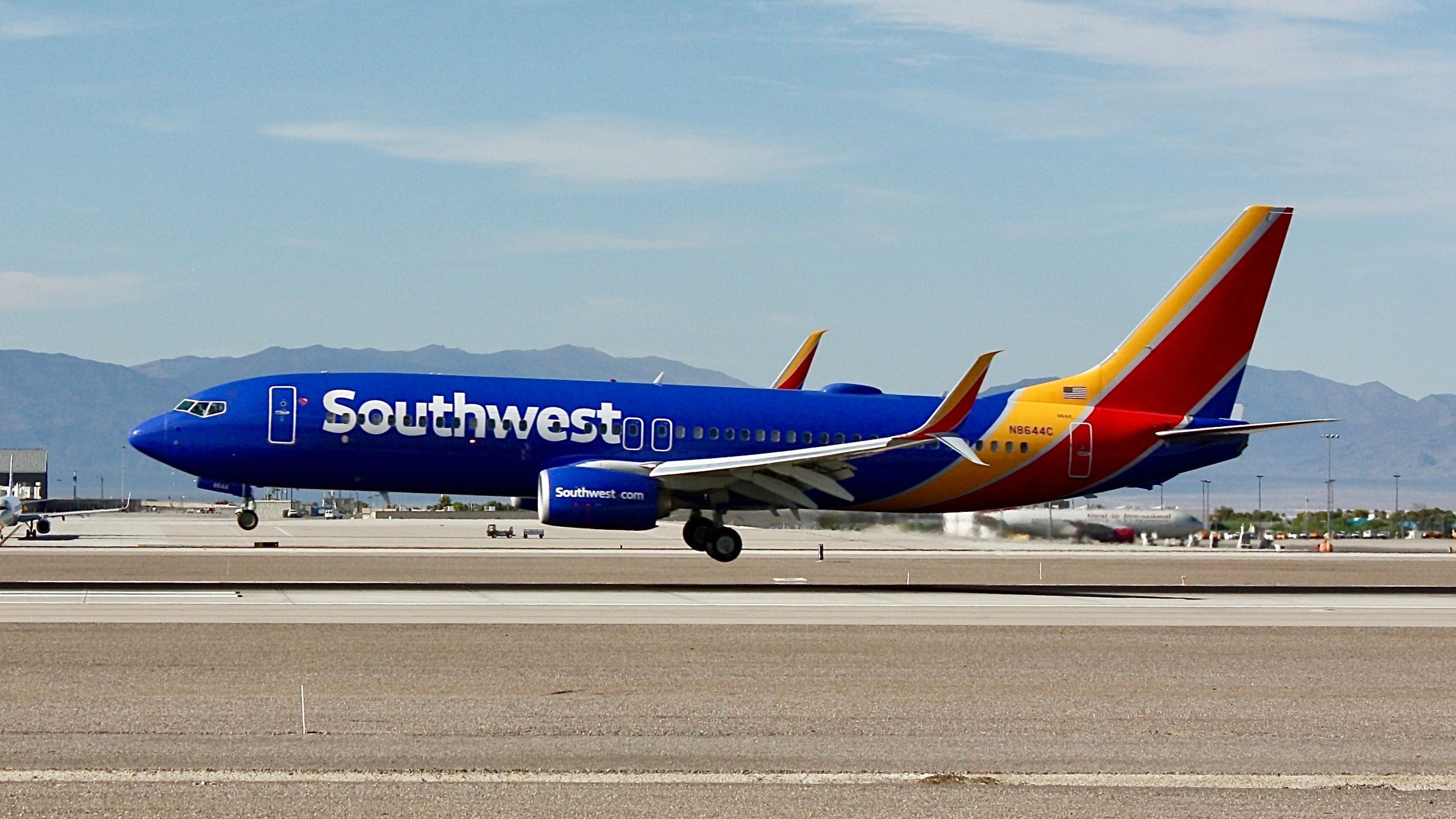 Southwest Airlines Boeing 737-800 landing at LAS shutterstock_2275559153