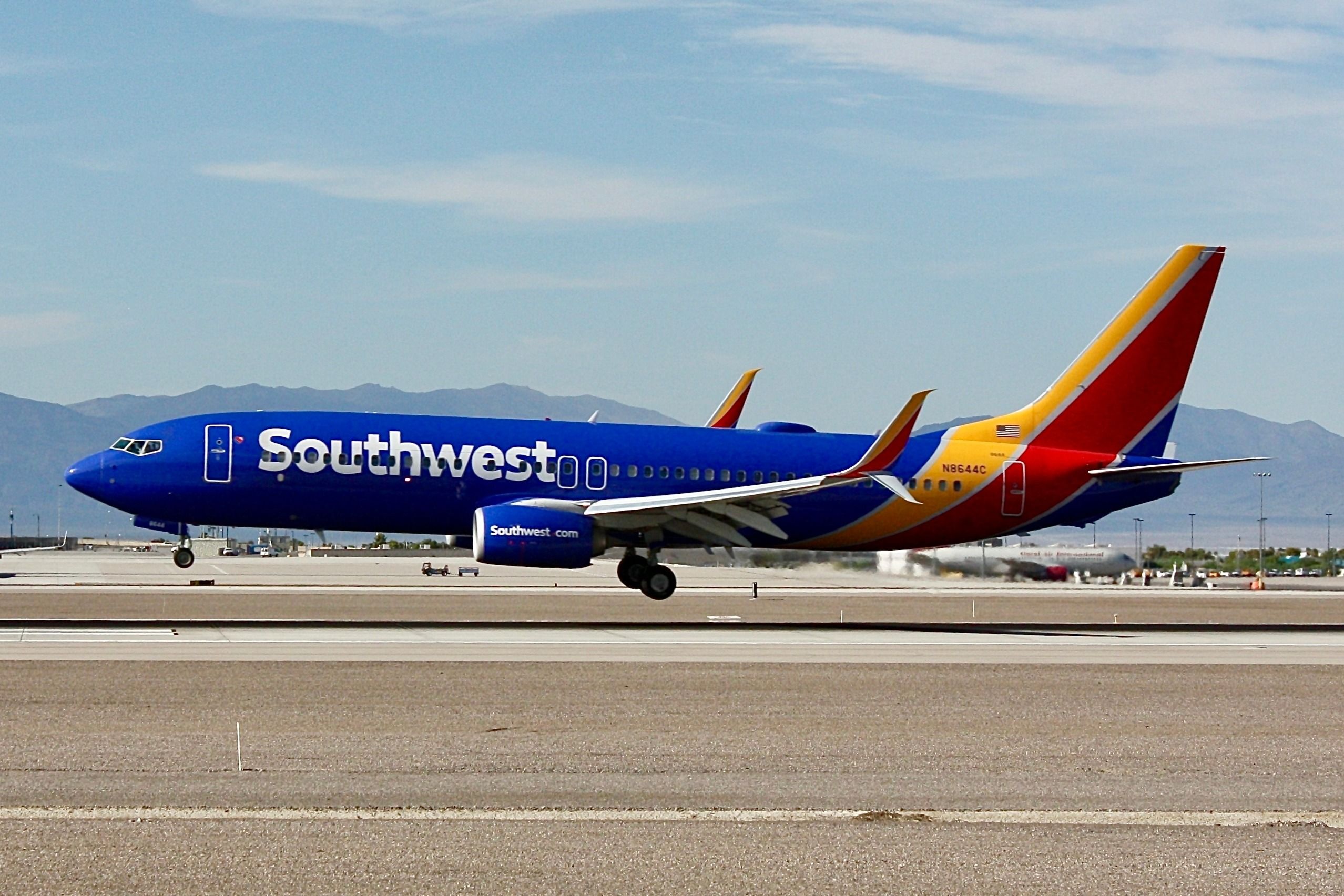 Southwest Airlines Boeing 737-800 landing shutterstock_2275559153