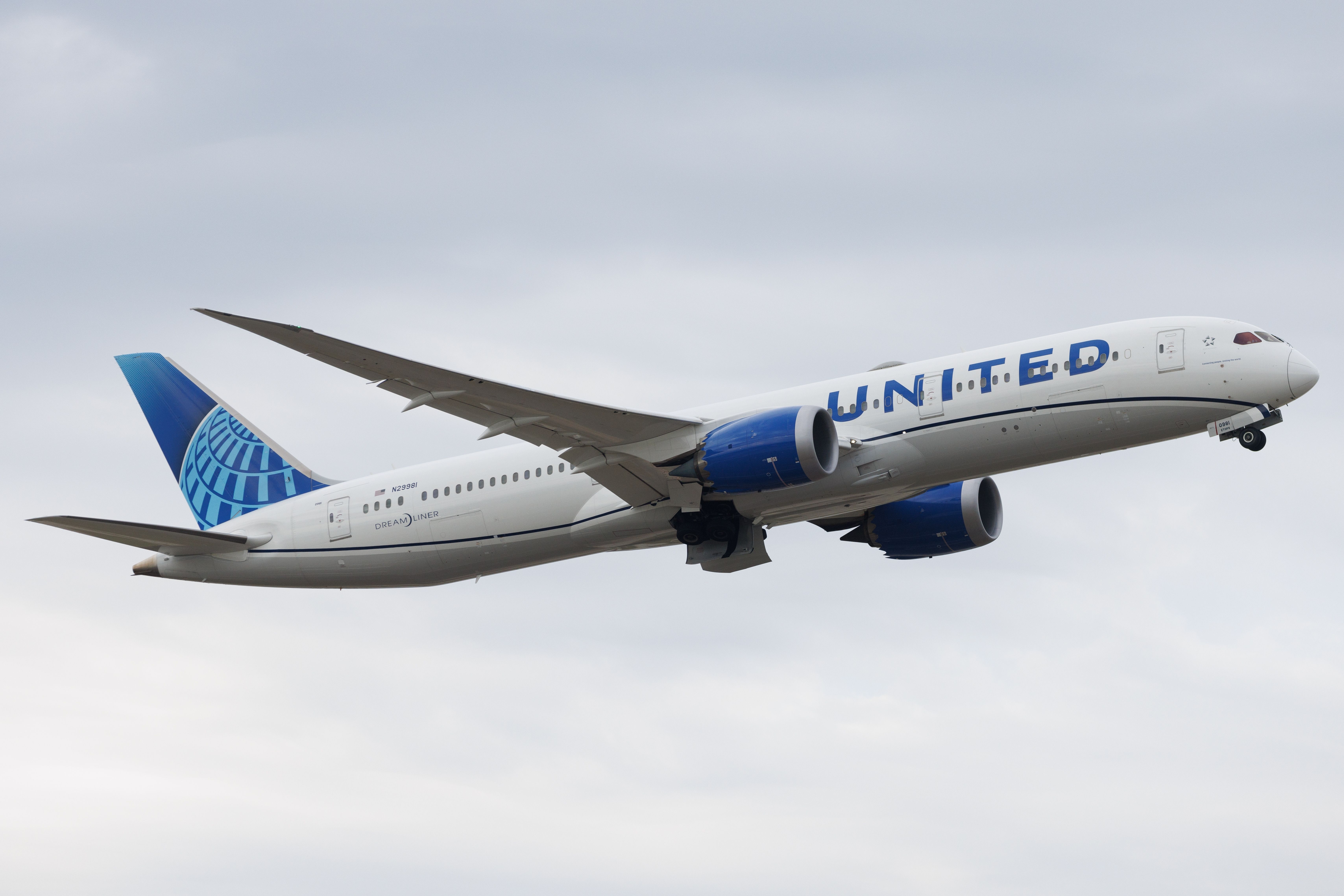 United Airlines Boeing 787 departing LHR shutterstock_2400014209