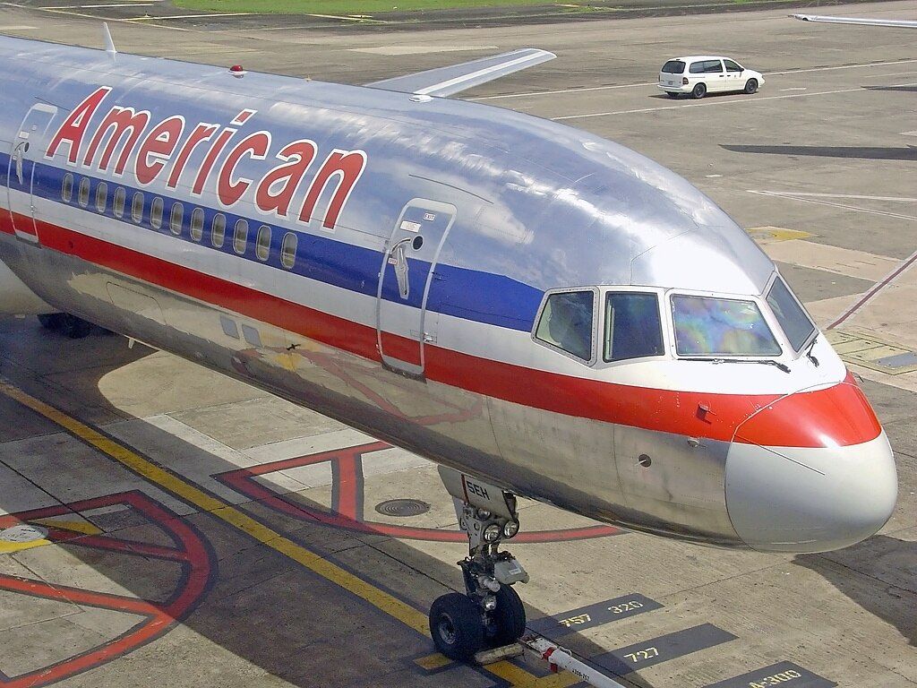 Boeing 757-223, American Airlines