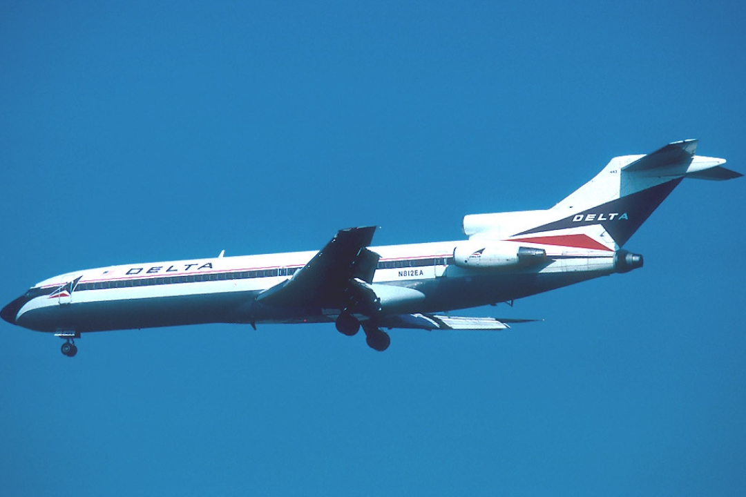 Boeing 727-225-Adv, Delta Air Lines (thumbnail)