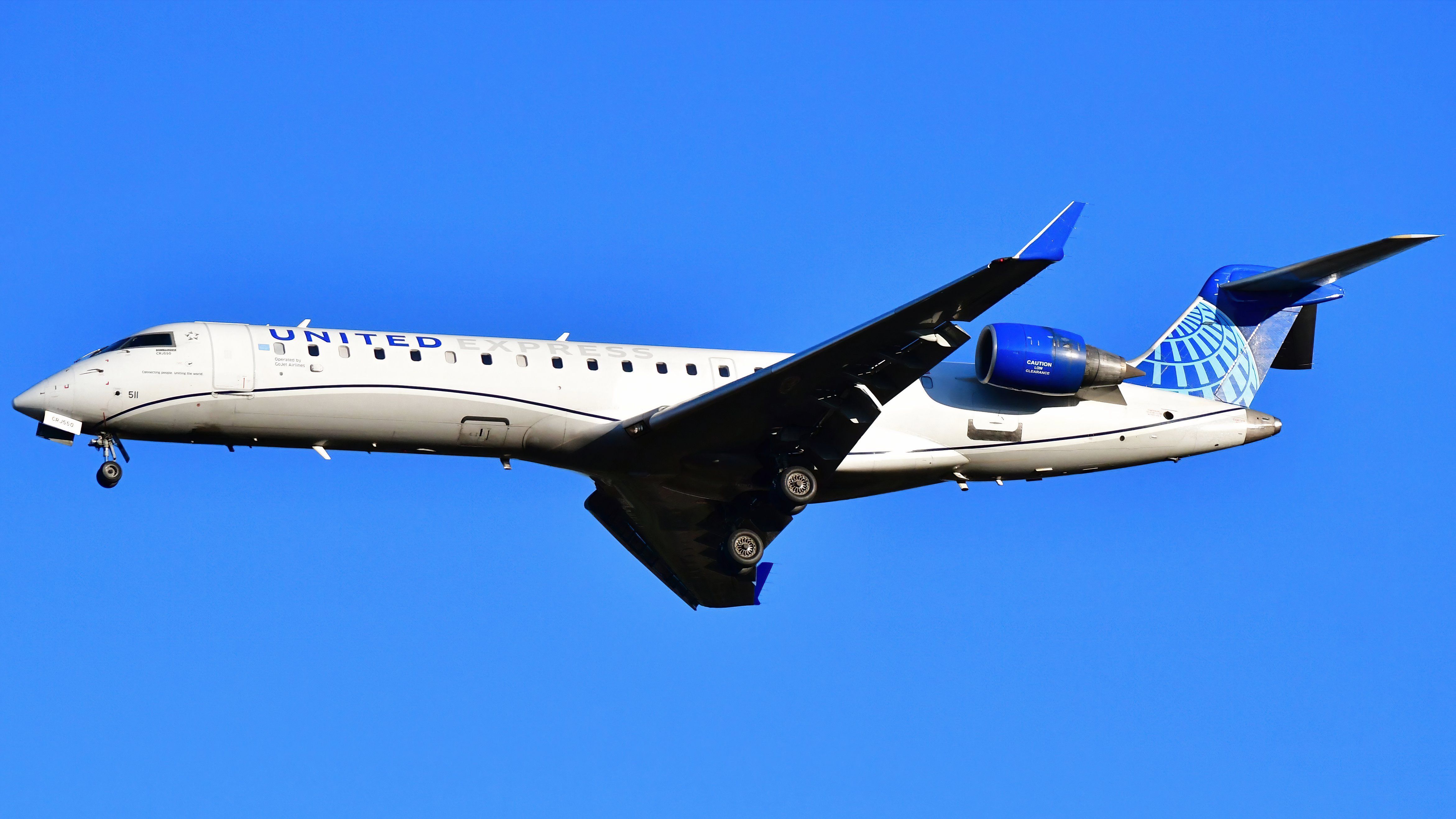 CRJ550 GoJet-1