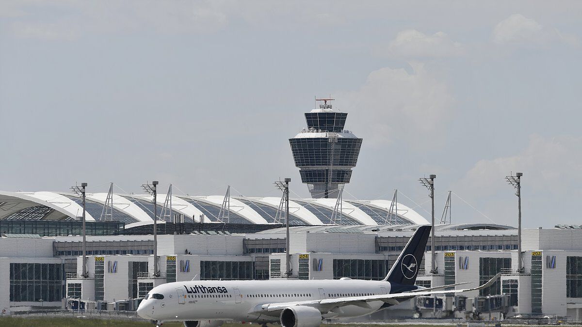 Lufthansa A350 at MUC