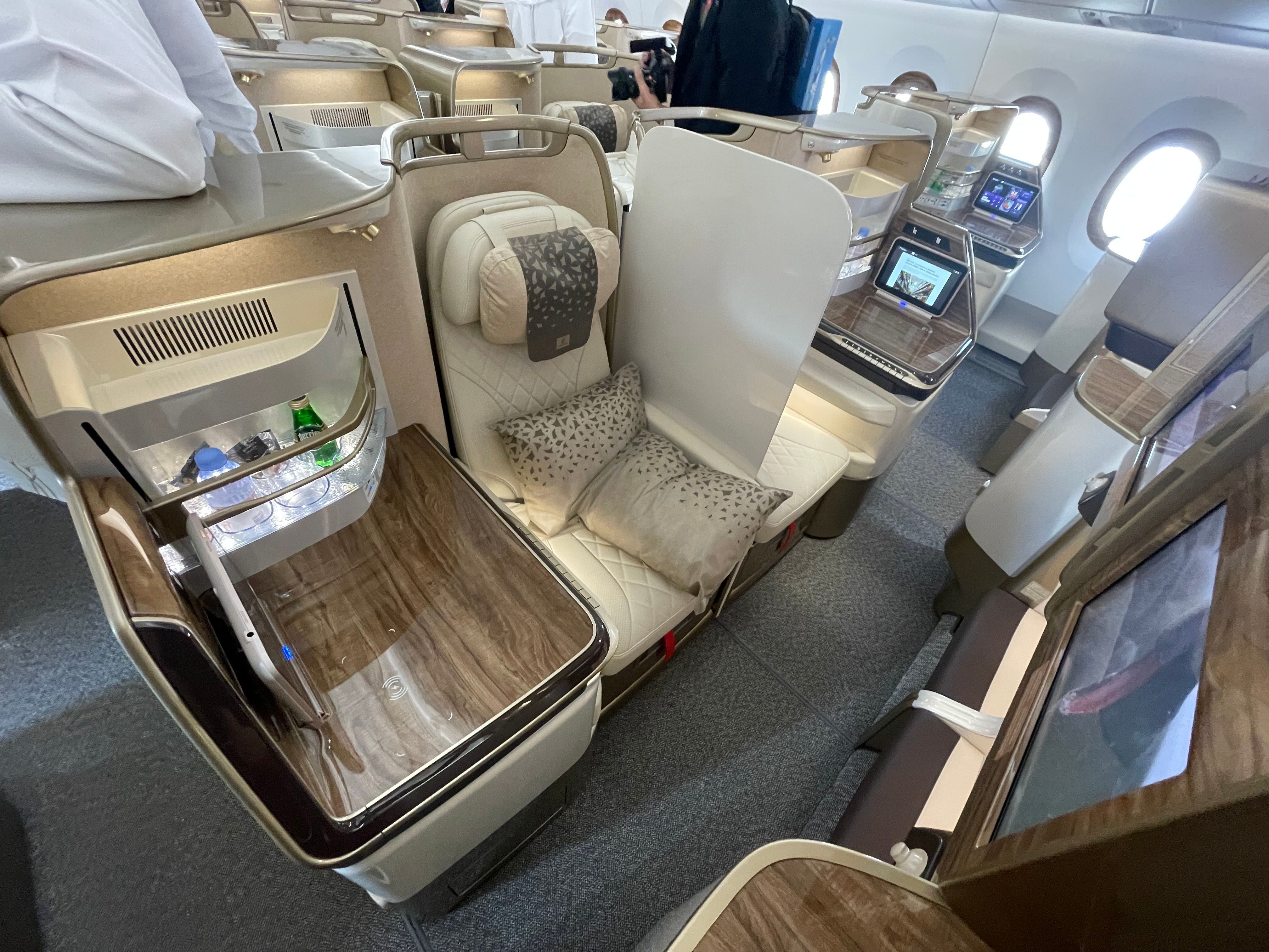 Emirates A350-900 business class seat