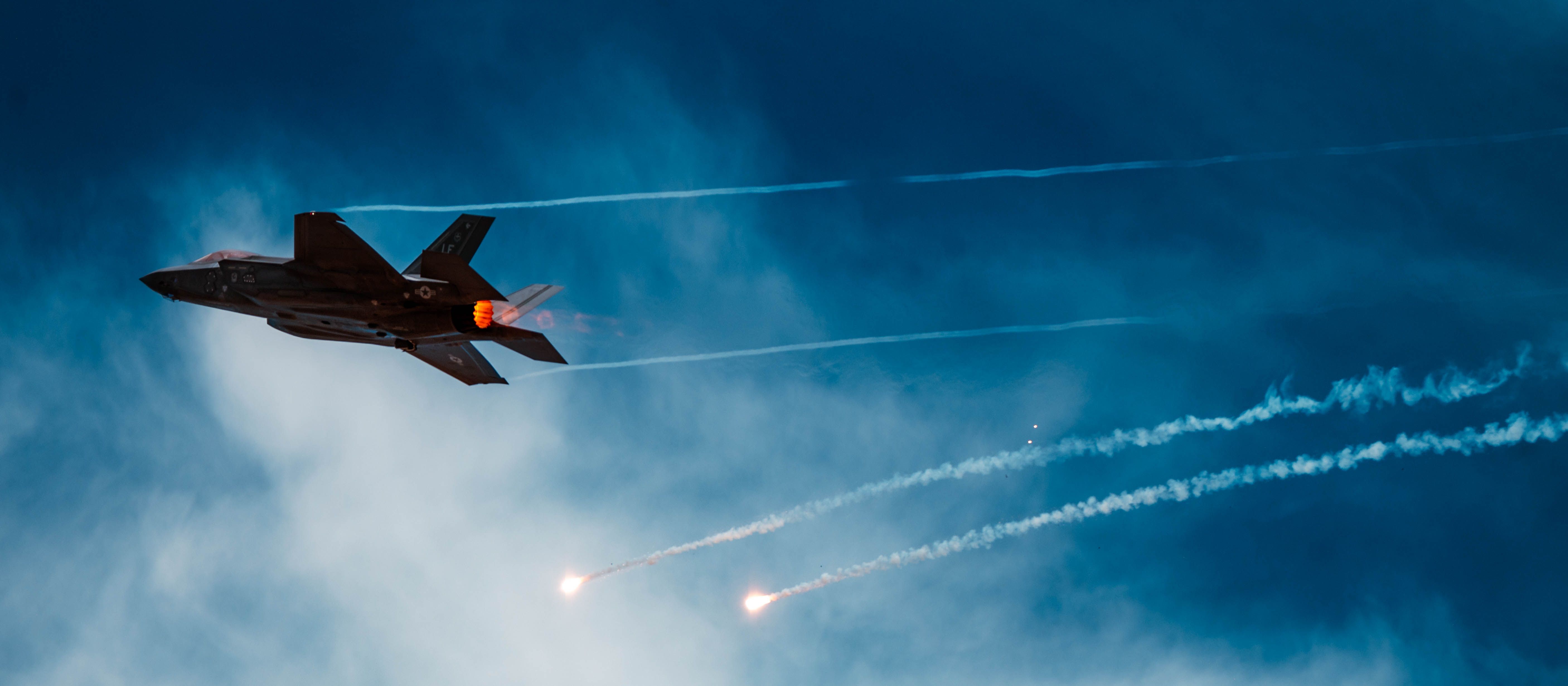 How AIControlled Fighter Jets Could Revolutionize Air Combat
