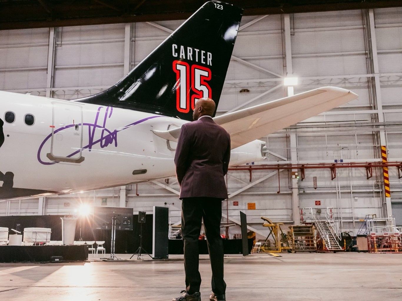 Vince Carter with Air Canada new livery