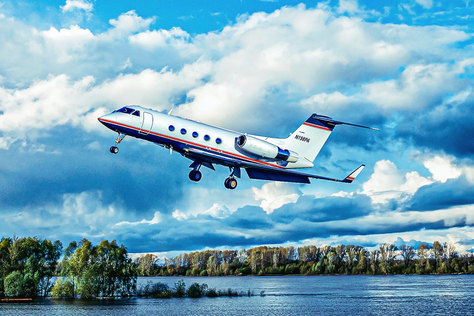 How Did Gulfstream Begin Producing Private Aircraft?