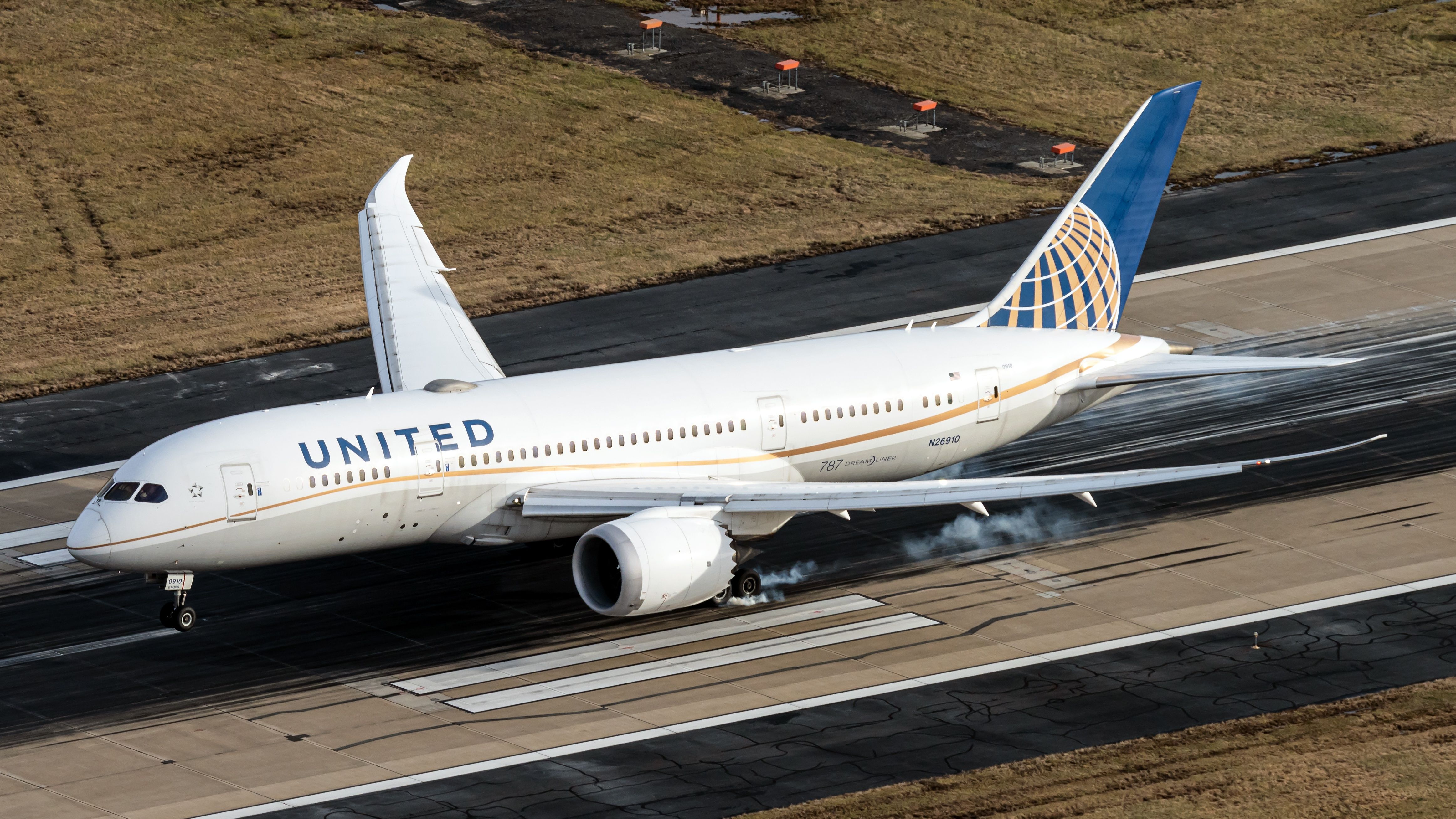3 Weekly To Daily: United Airlines Ups Boeing 787 Flights
