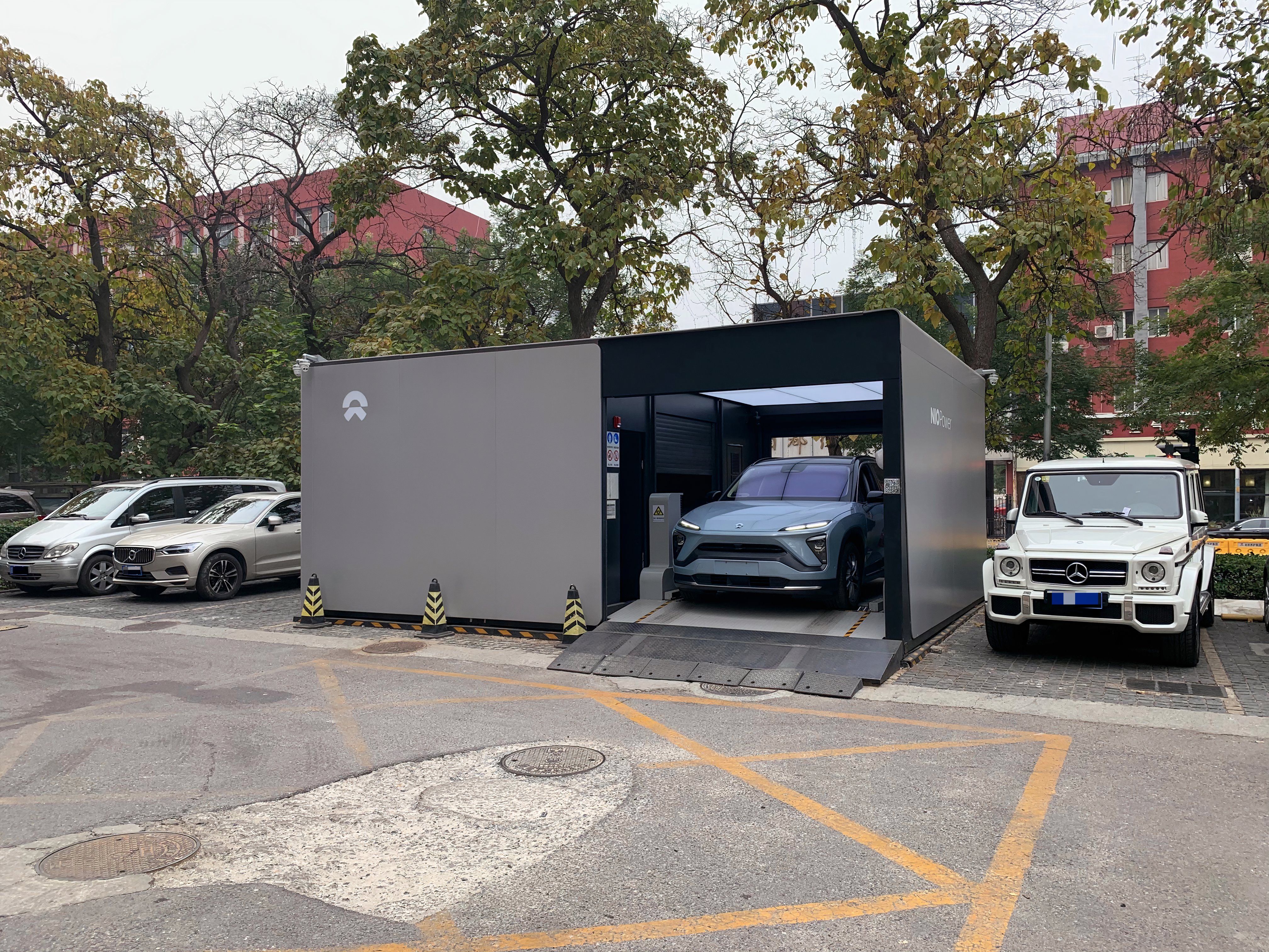 A Nio battery swap station at a carpark in Beijing.
