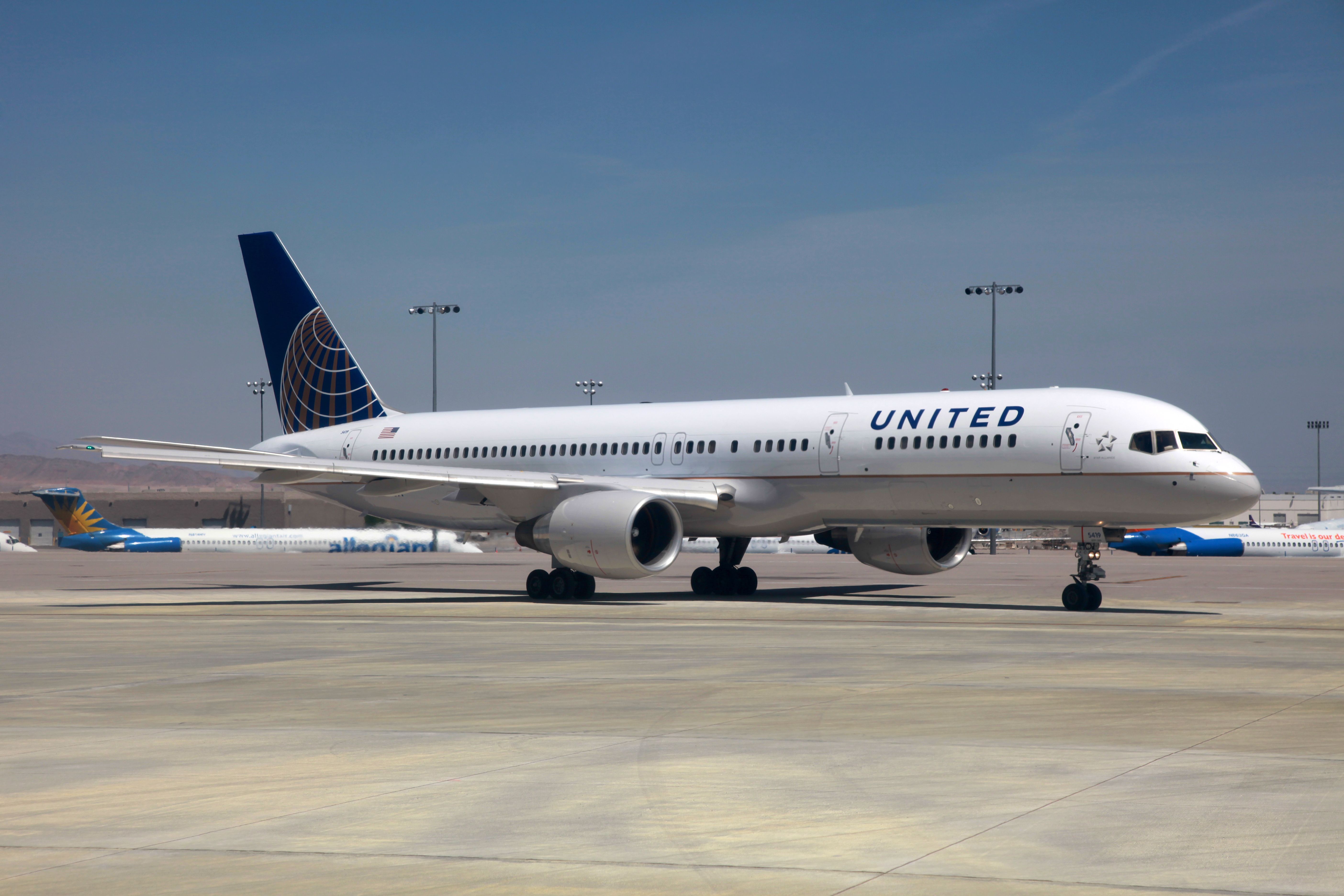 United Airlines Boeing 757-222 in Las Vegas.