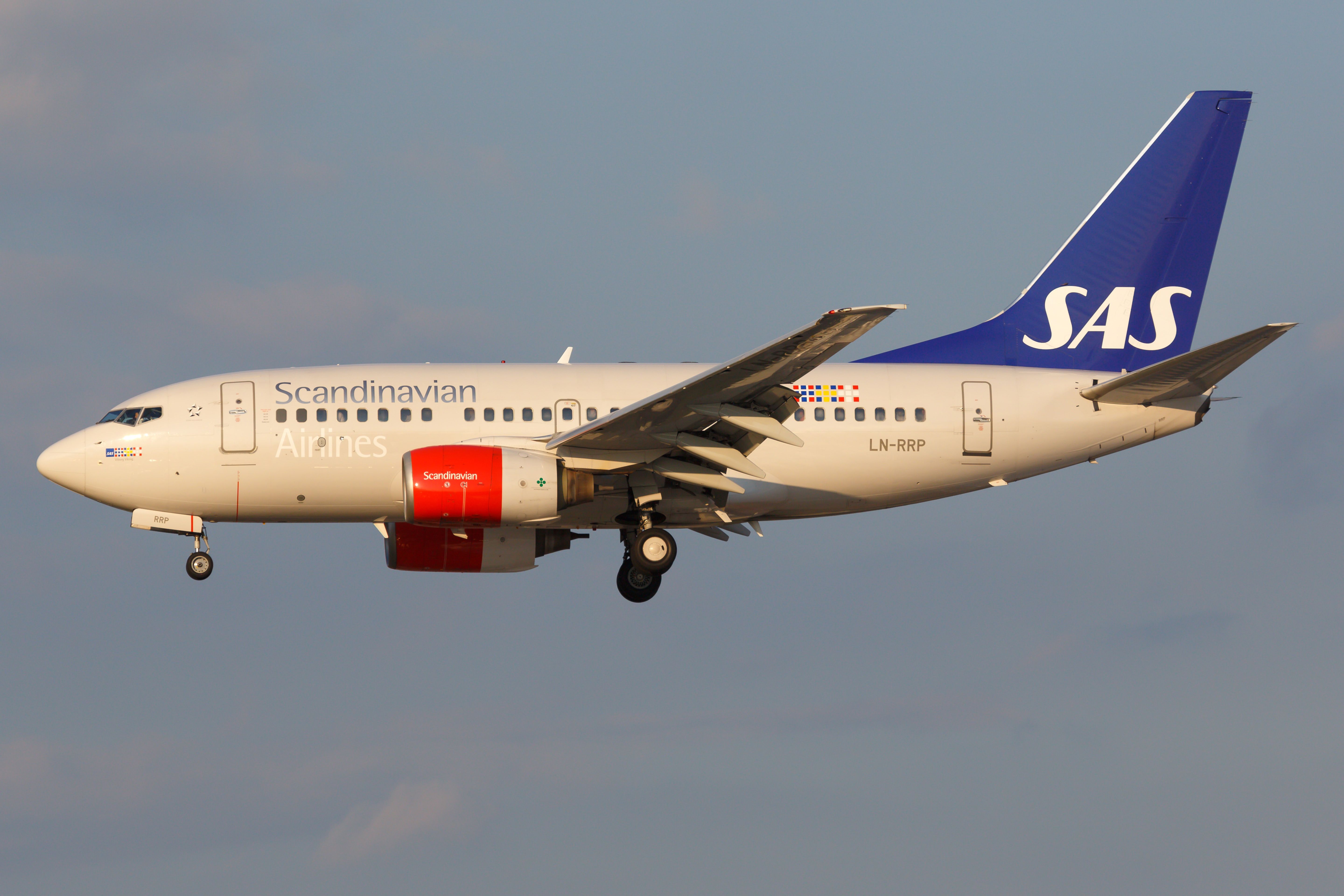 An SAS Boeing 737-600 registered LN-RRP