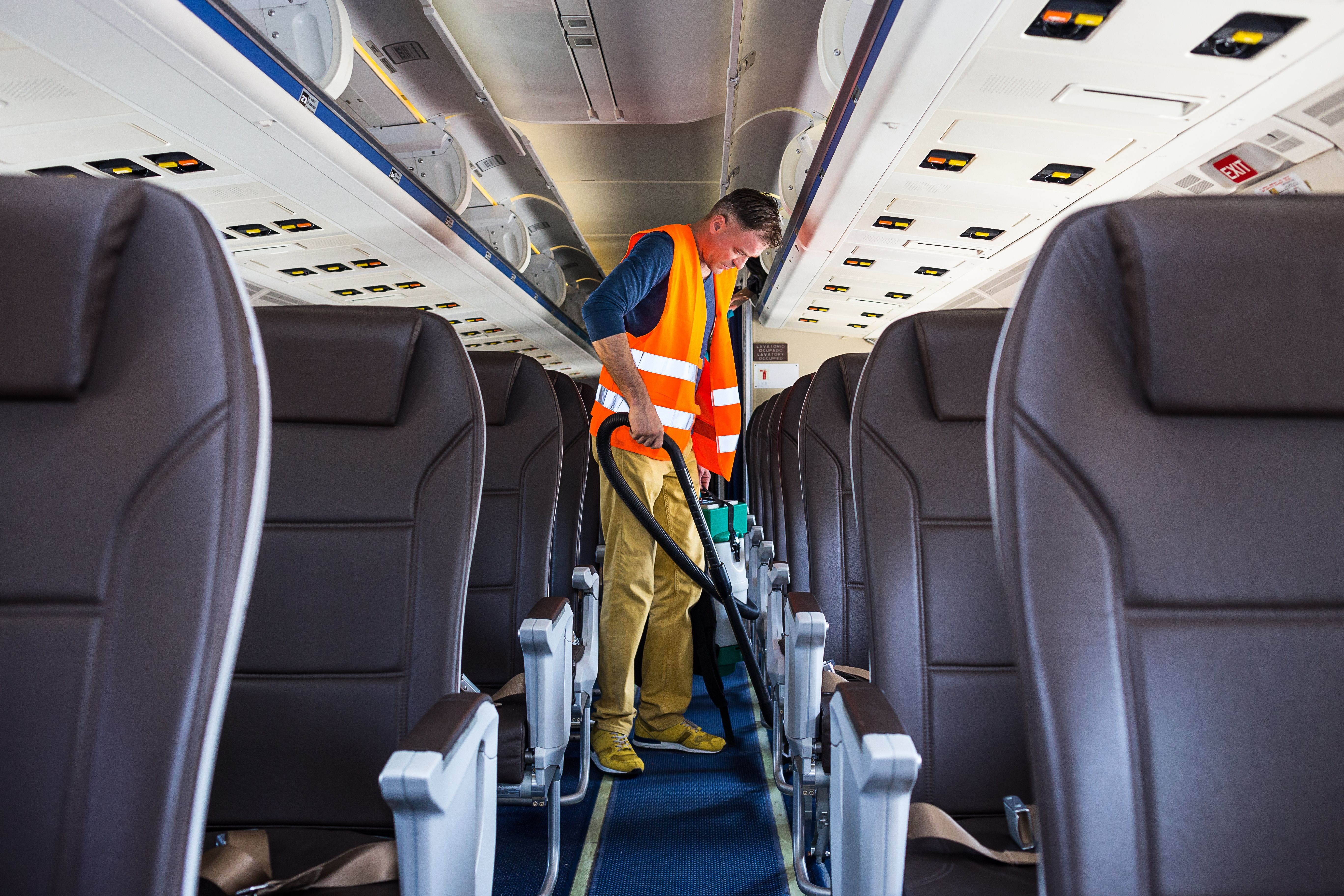 airplane cleaner