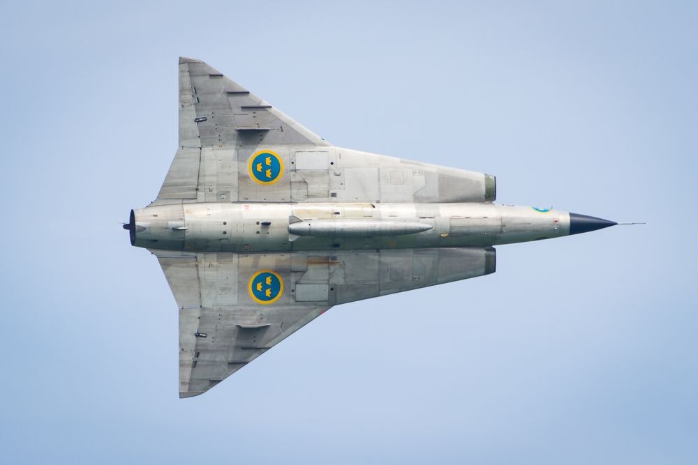 瑞典薩博 S-35 Draken 冷戰噴射機高速飛過