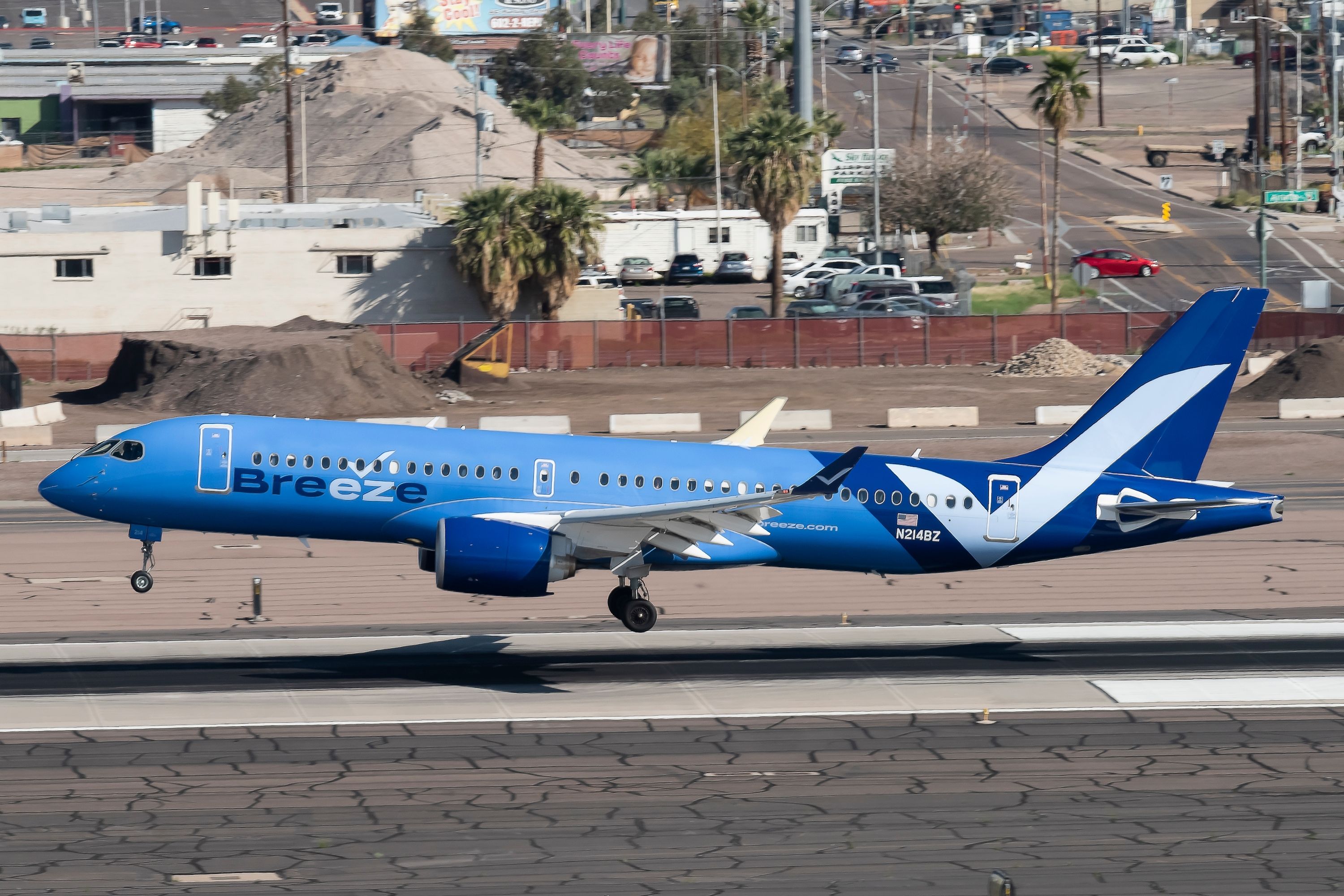 Breeze A220 Landing In Phoenix