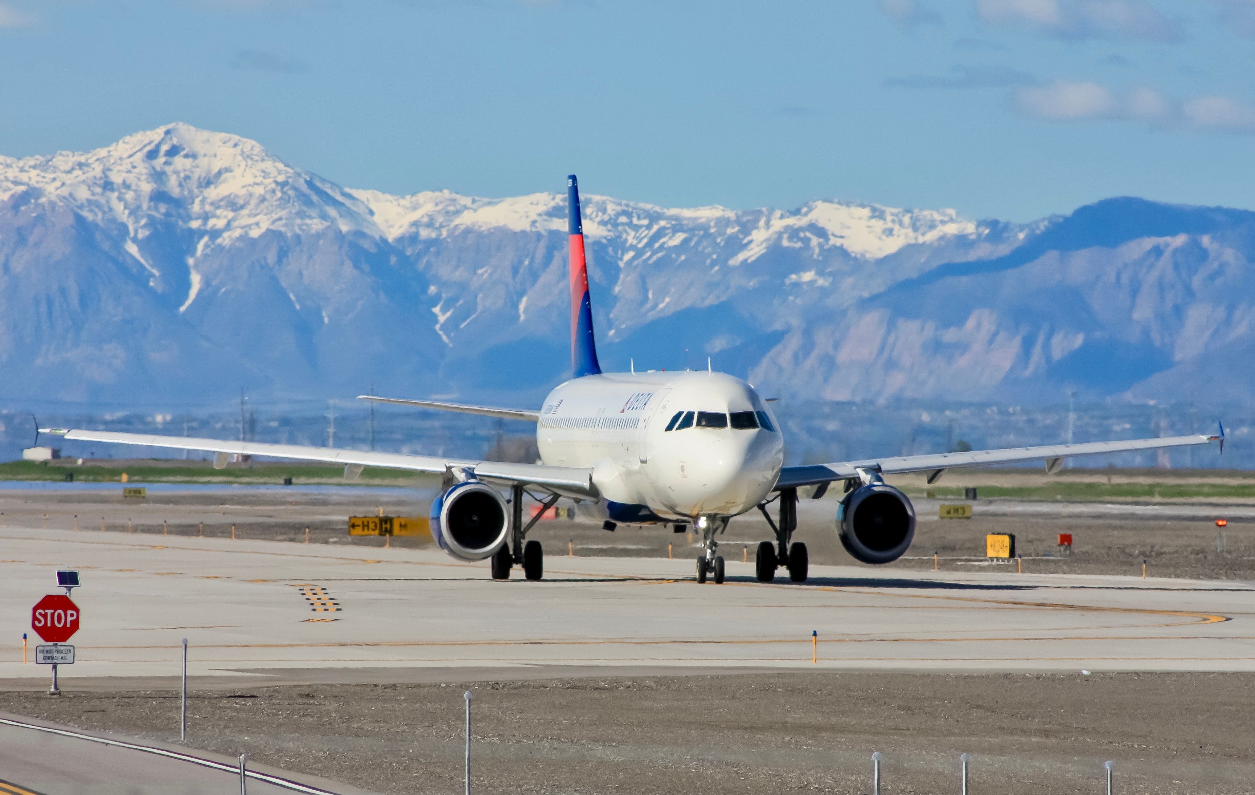 Delta Air Lines Airbus A320 In Salt Lake City