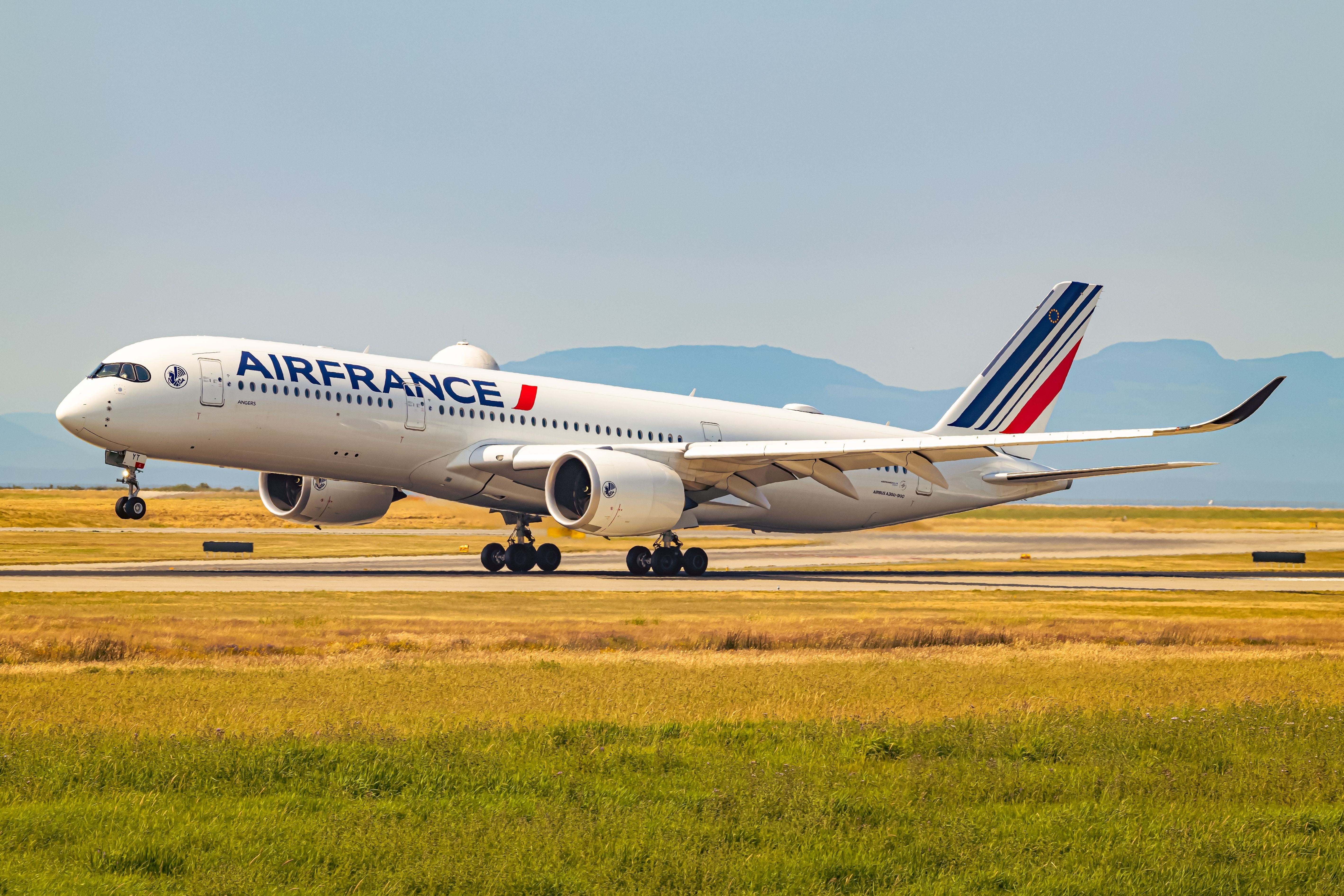 Air France Airbus A350 Landing In Vancouver