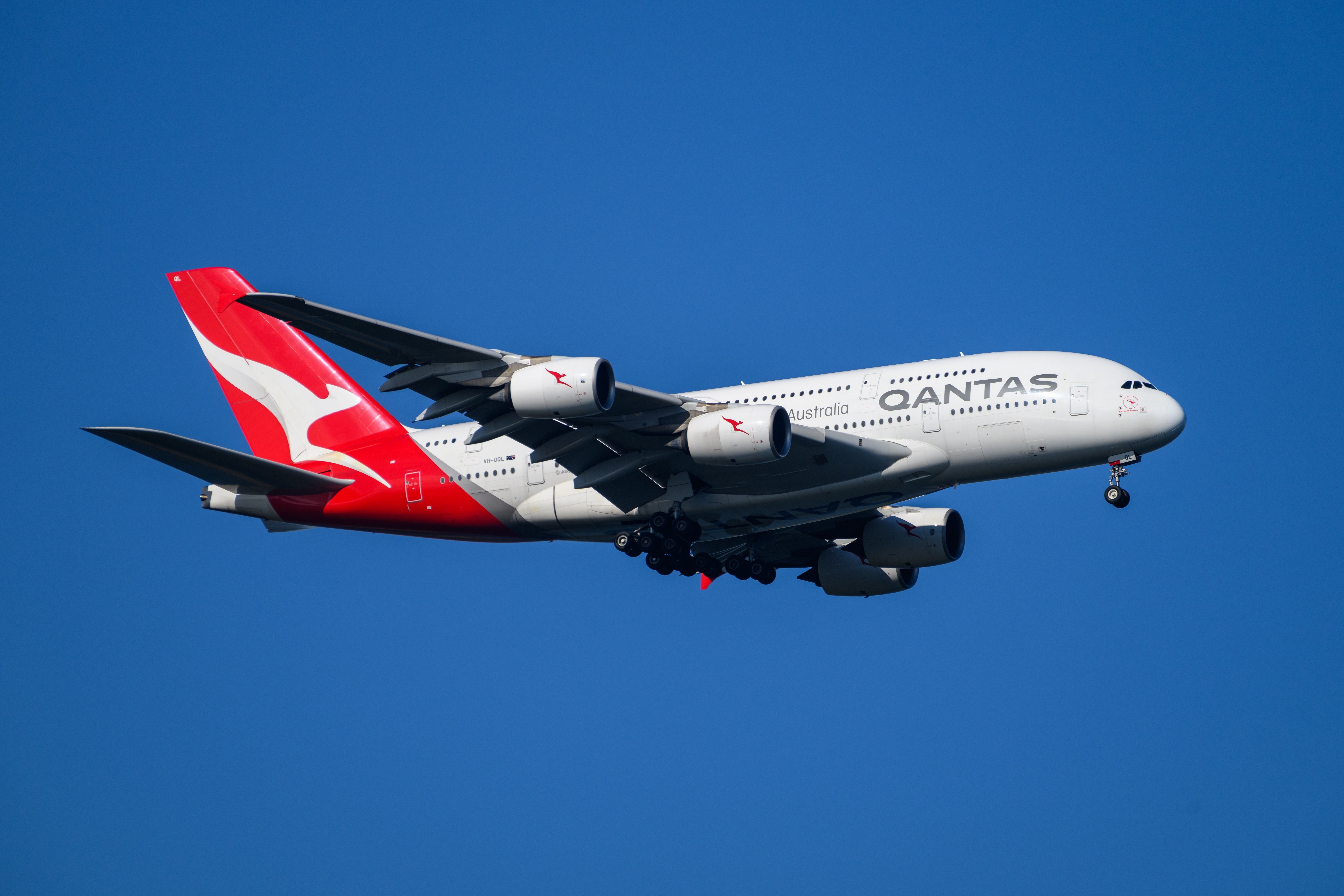 Qantas Airbus A380 Landing In Sydney