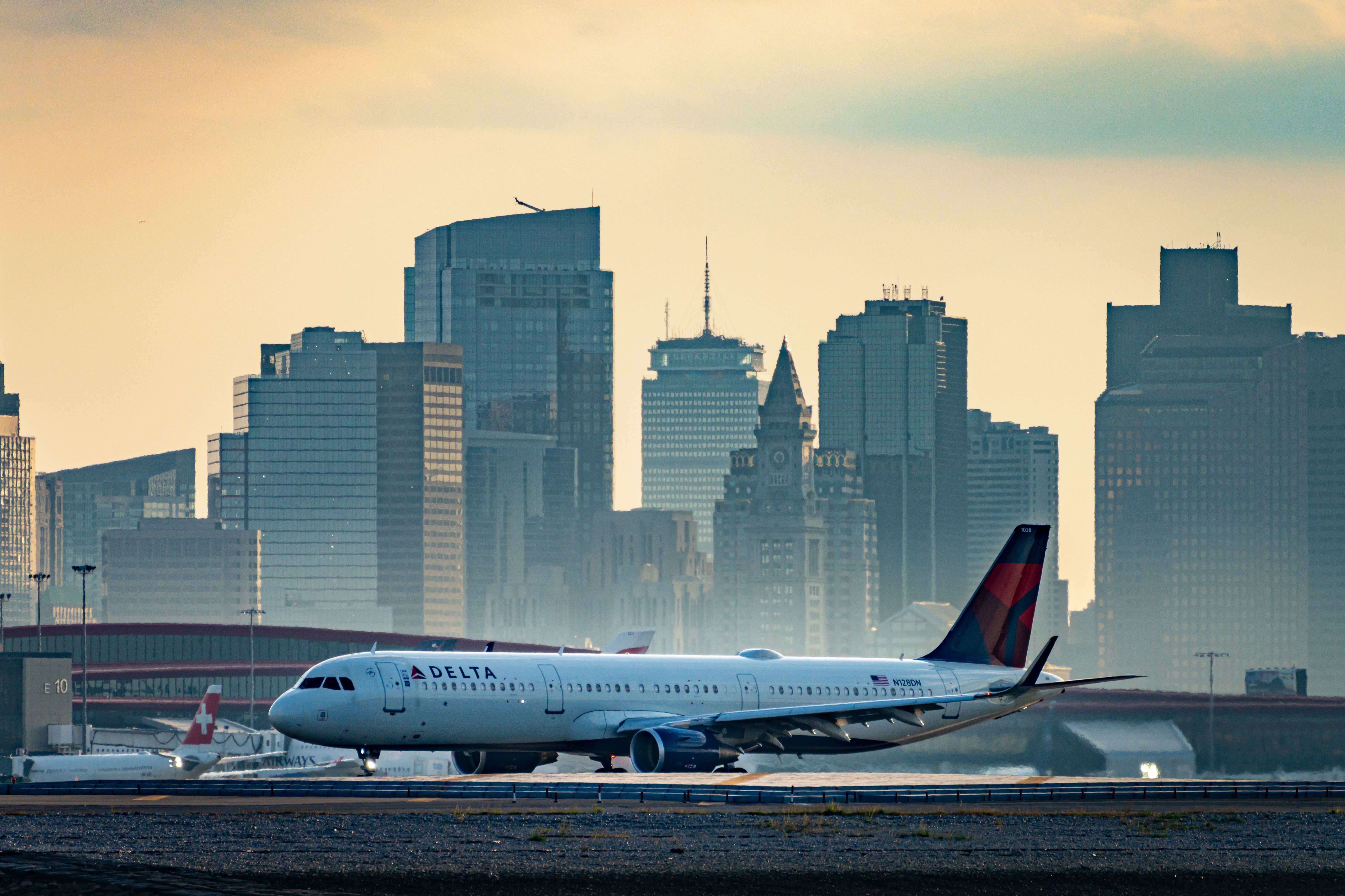 波士頓洛根國際機場的達美航空飛機