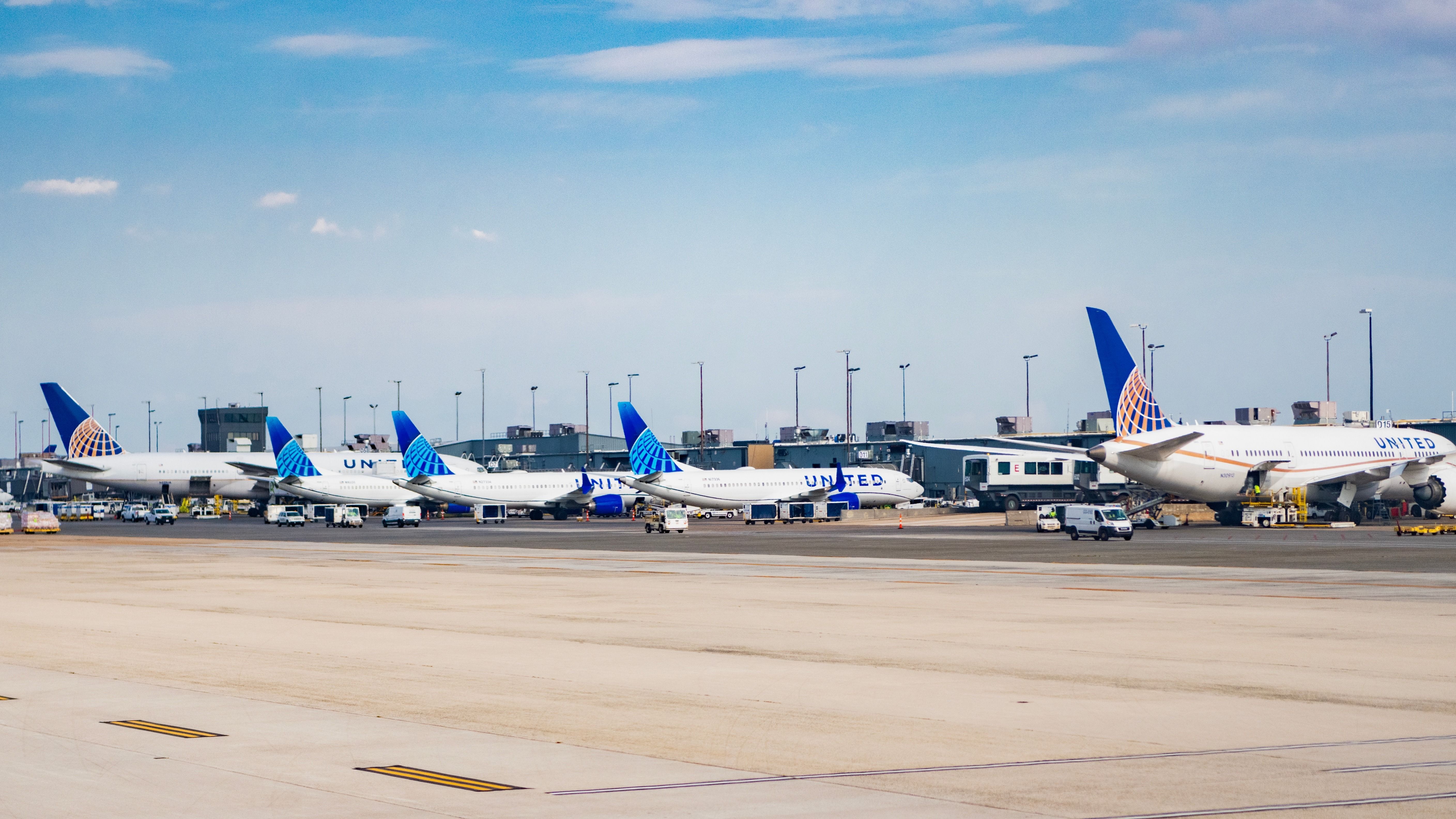 United Airlines aircraft at Washington Dulles International Airport.