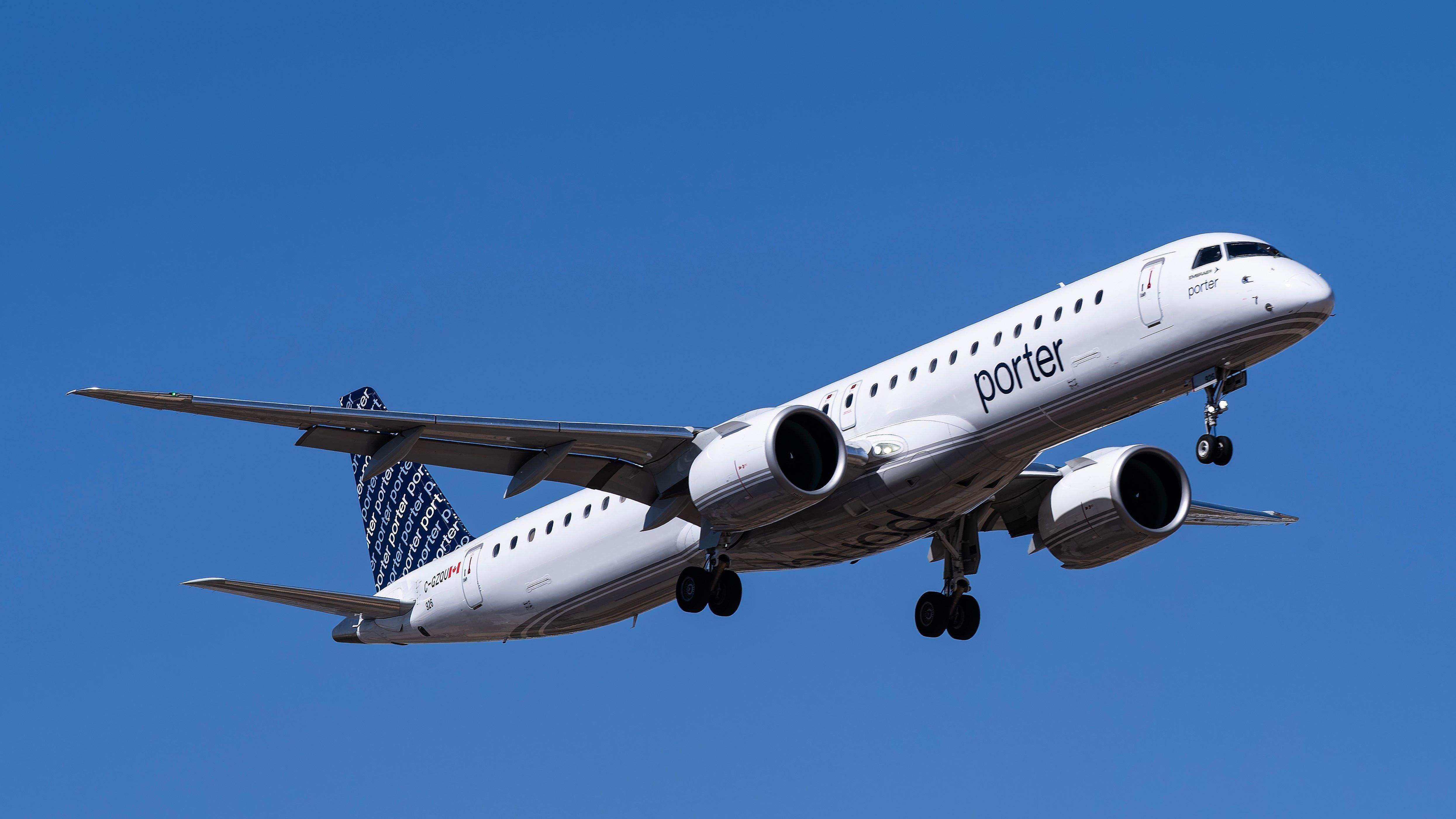 Porter Airlines Embraer E195-E2 Landing in Phoenix