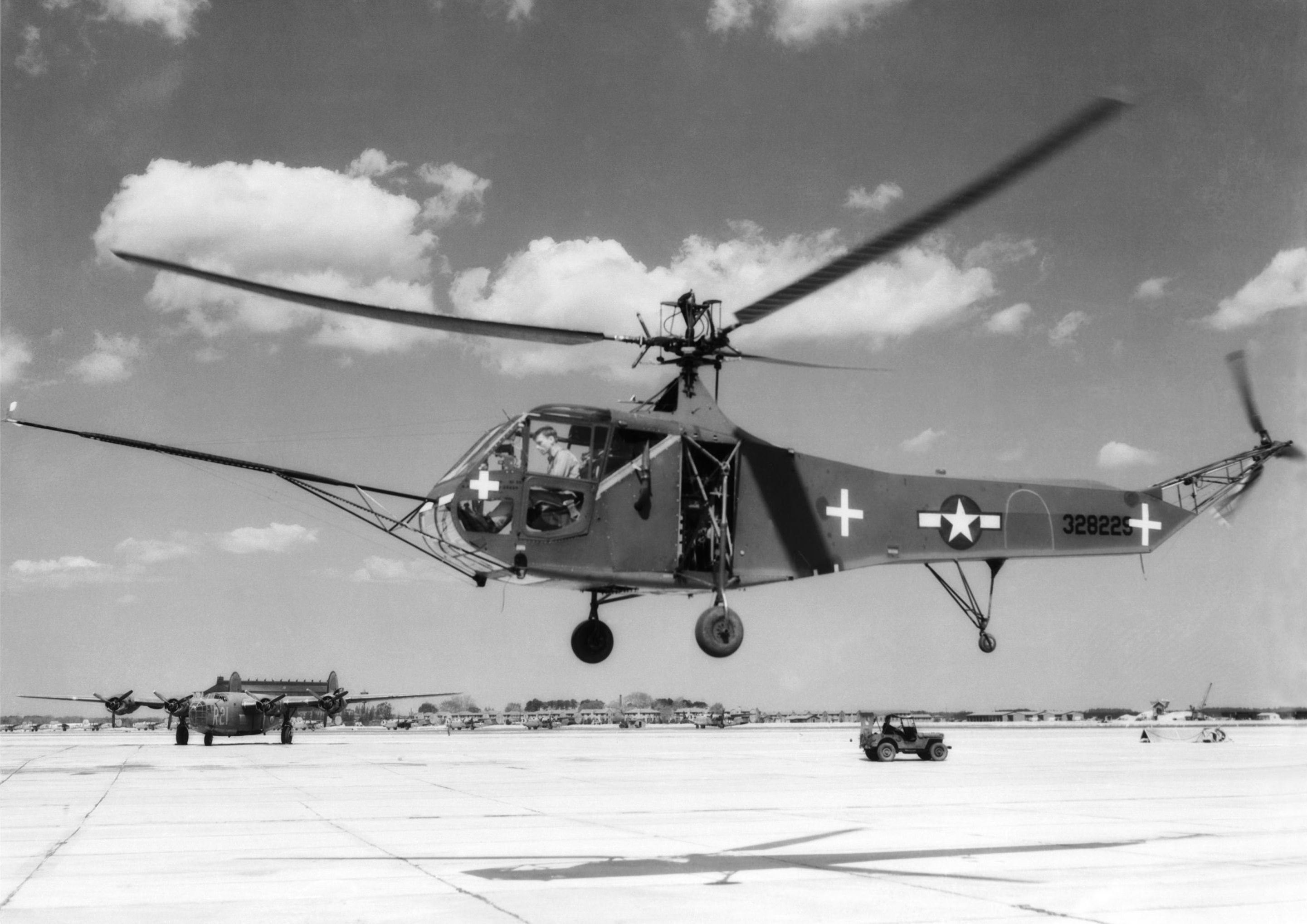 Sikorsky R-4B Hoverfly: The US Army Air Force's 1st Helicopter