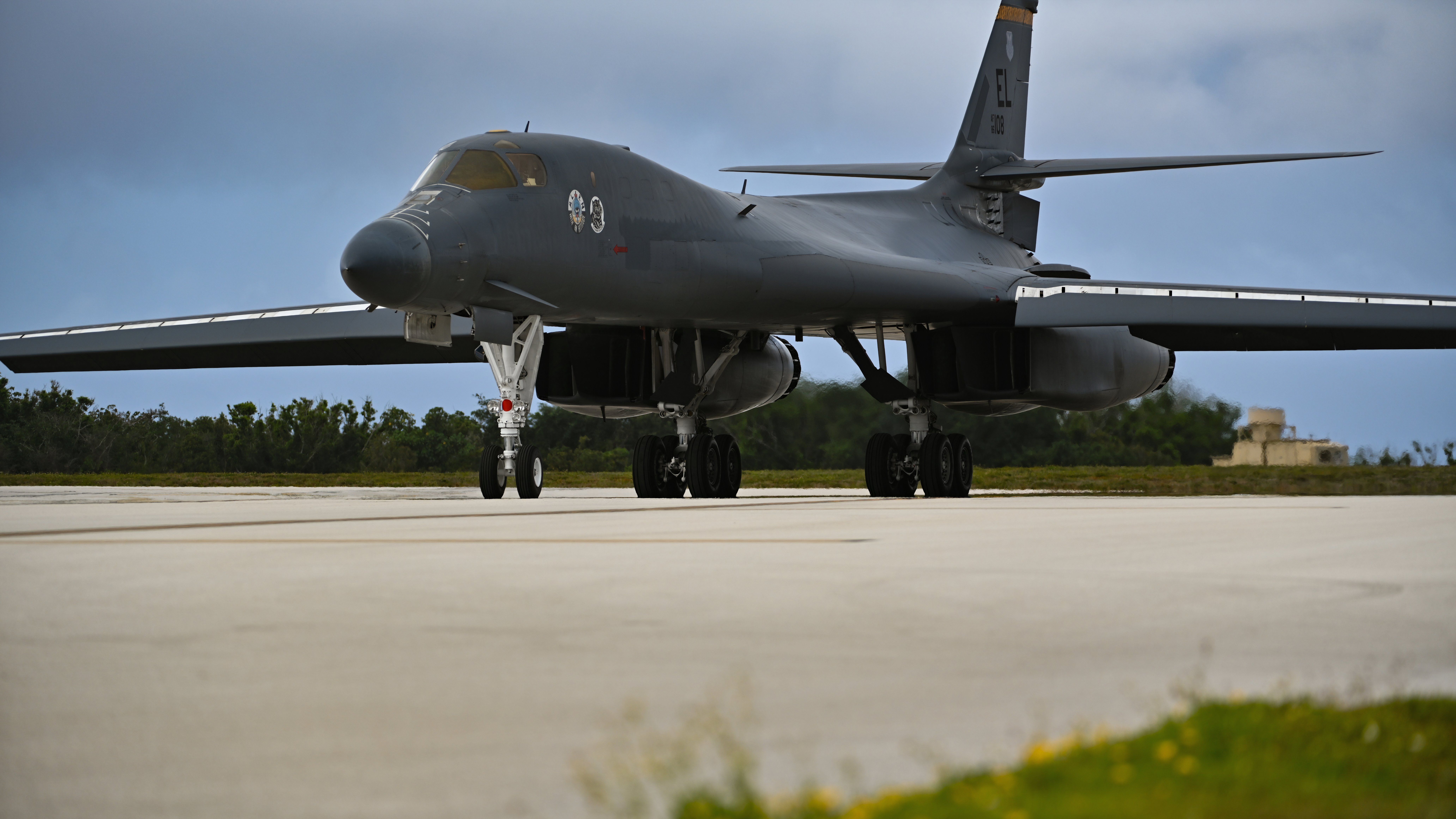 Why The US Air Force Is Bringing B-1 Bombers Out Of The Boneyard At Davis-Monthan AFB