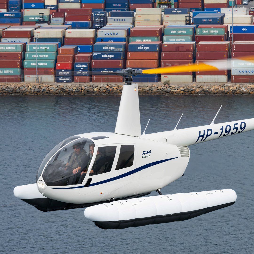 羅賓遜 R44 快艇