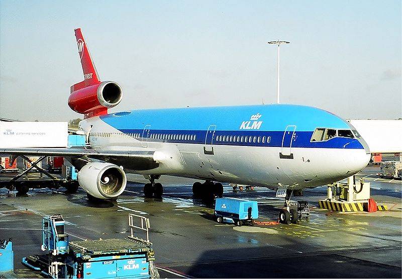 Northwest Airlines McDonnell Douglas DC-10-30 in hybrid Northwest/KLM livery