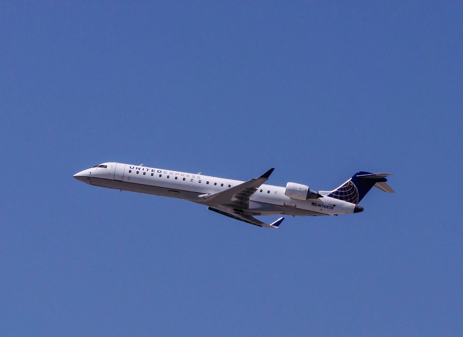 N768SK、龐巴迪 CRJ-700ER 聯合快運