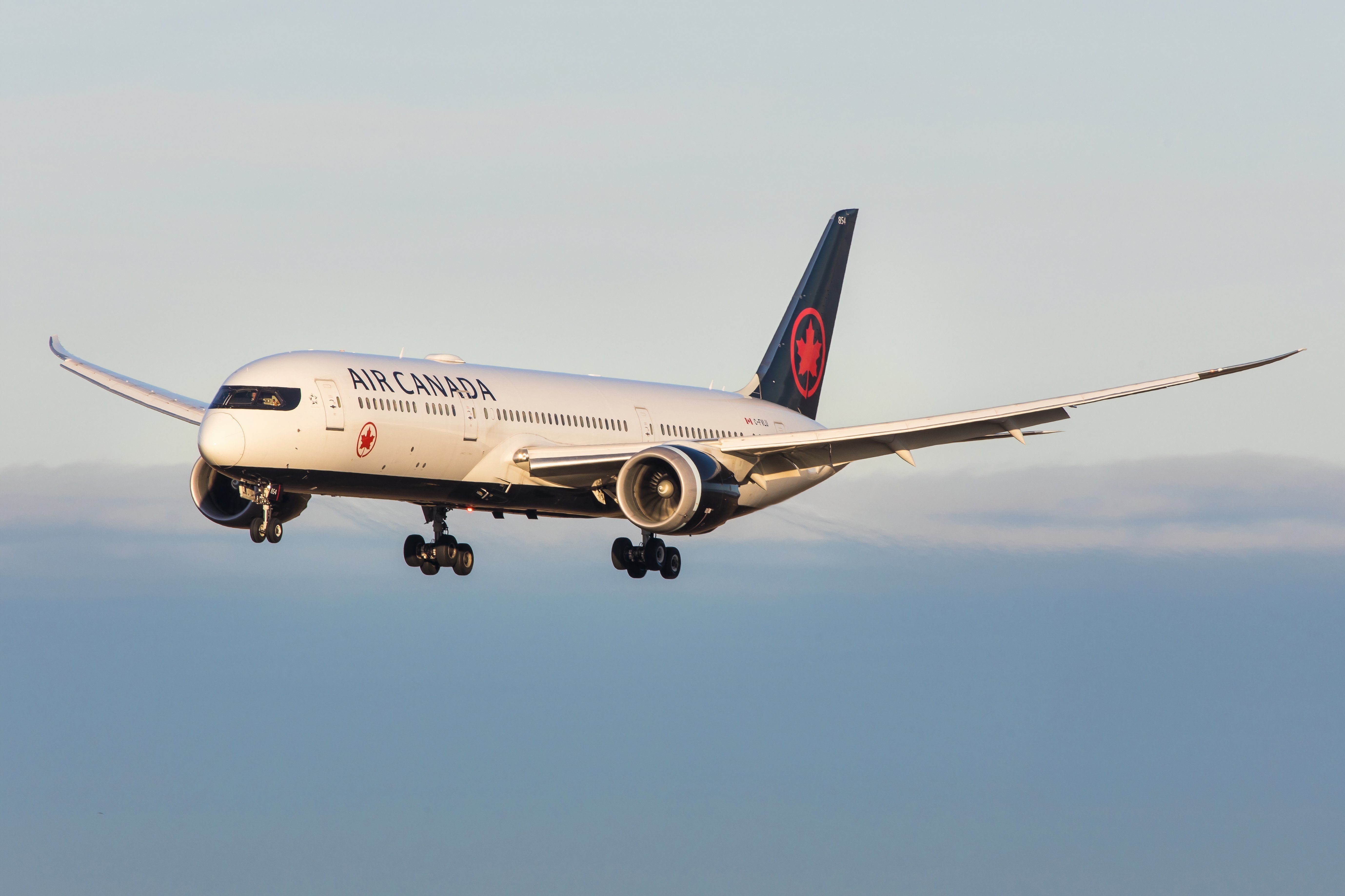 Air Canada 787-9 final approach #shutterstock_2249667105