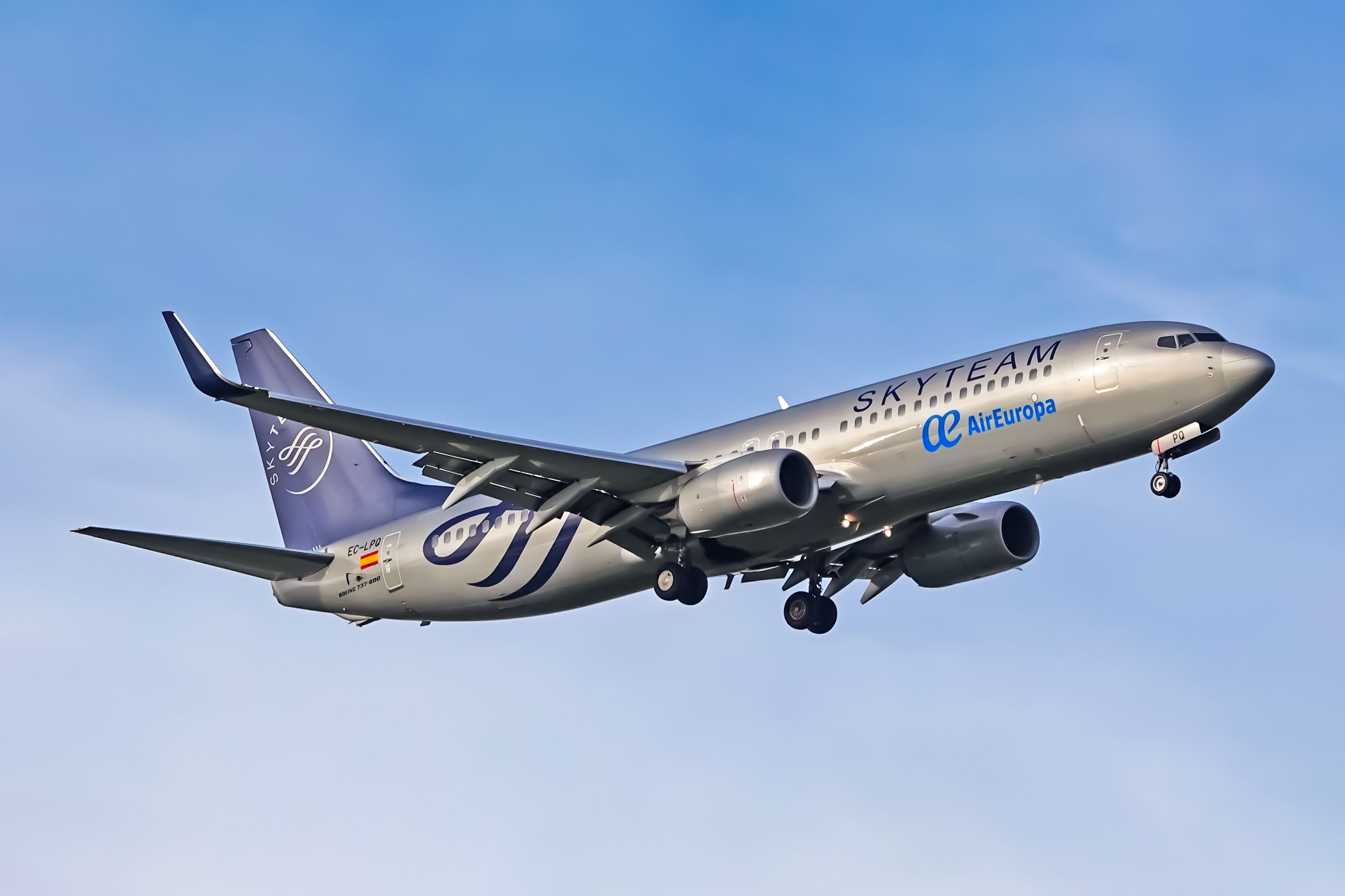 Air Europa Boeing 737-800 SkyTeam livery landing in Paris, France shutterstock_1875502012