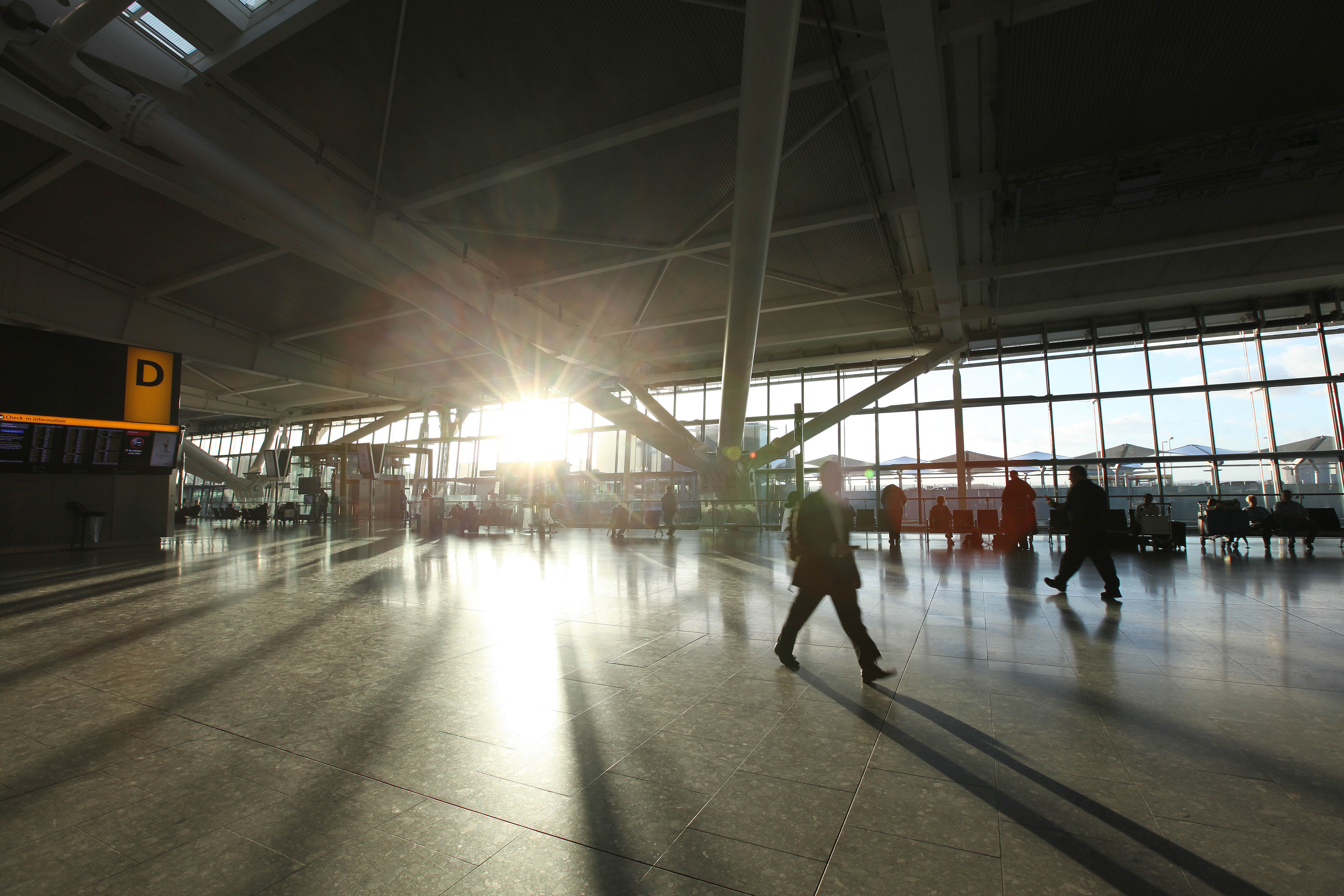 British_Airways-The_concourse_at_Heathrow_Terminal_5-ref43808